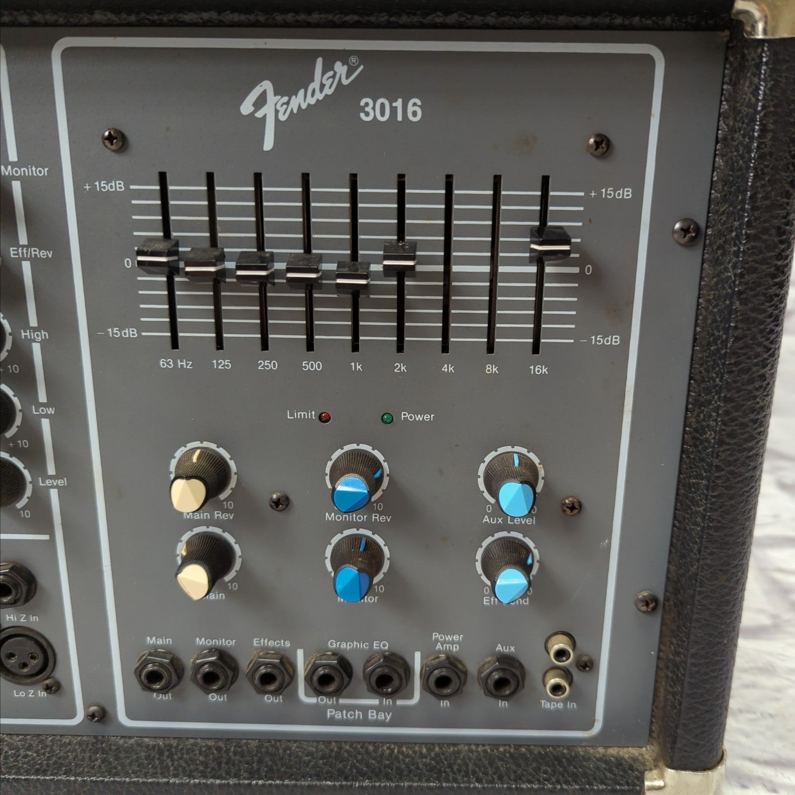 Fender 3016 6-Channel 350 Watt Powered Mixer