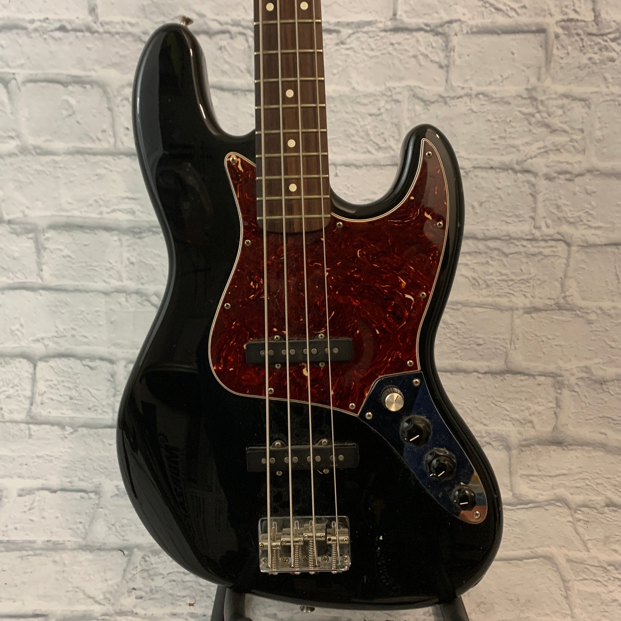 Fender MIM Jazz Bass 4 String Active Pickups