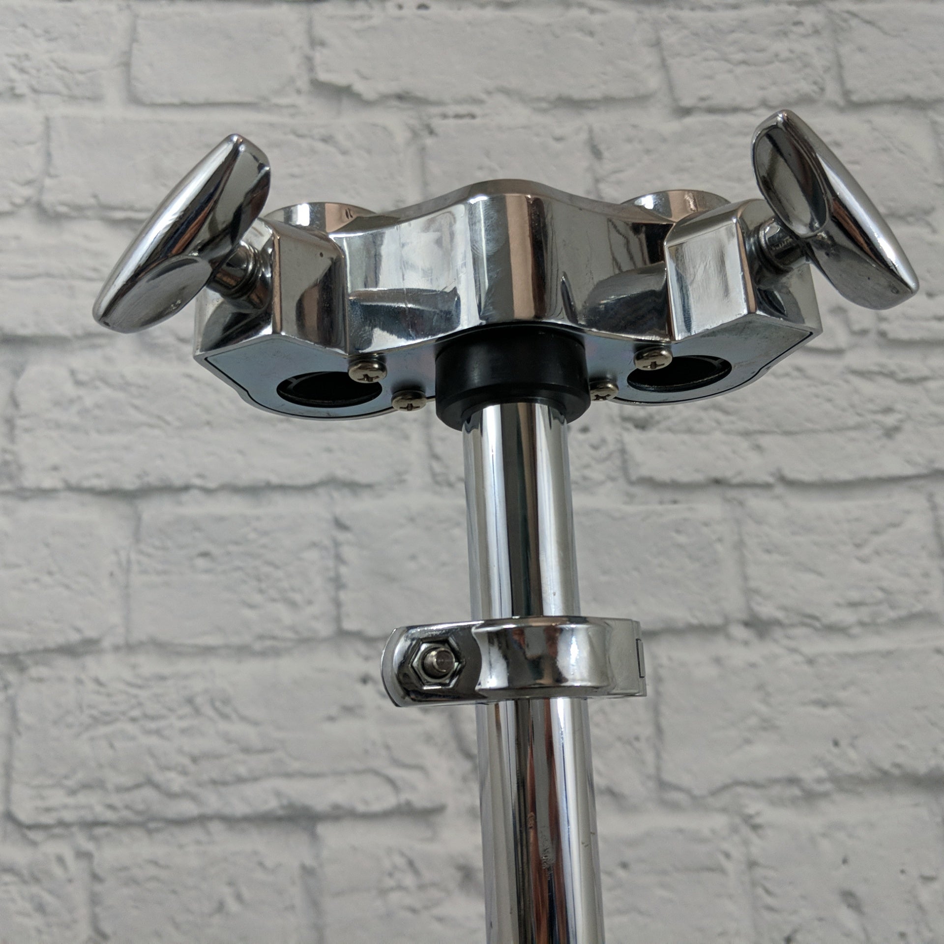 Sakae WTS200D Double Braced Double Tom Stand