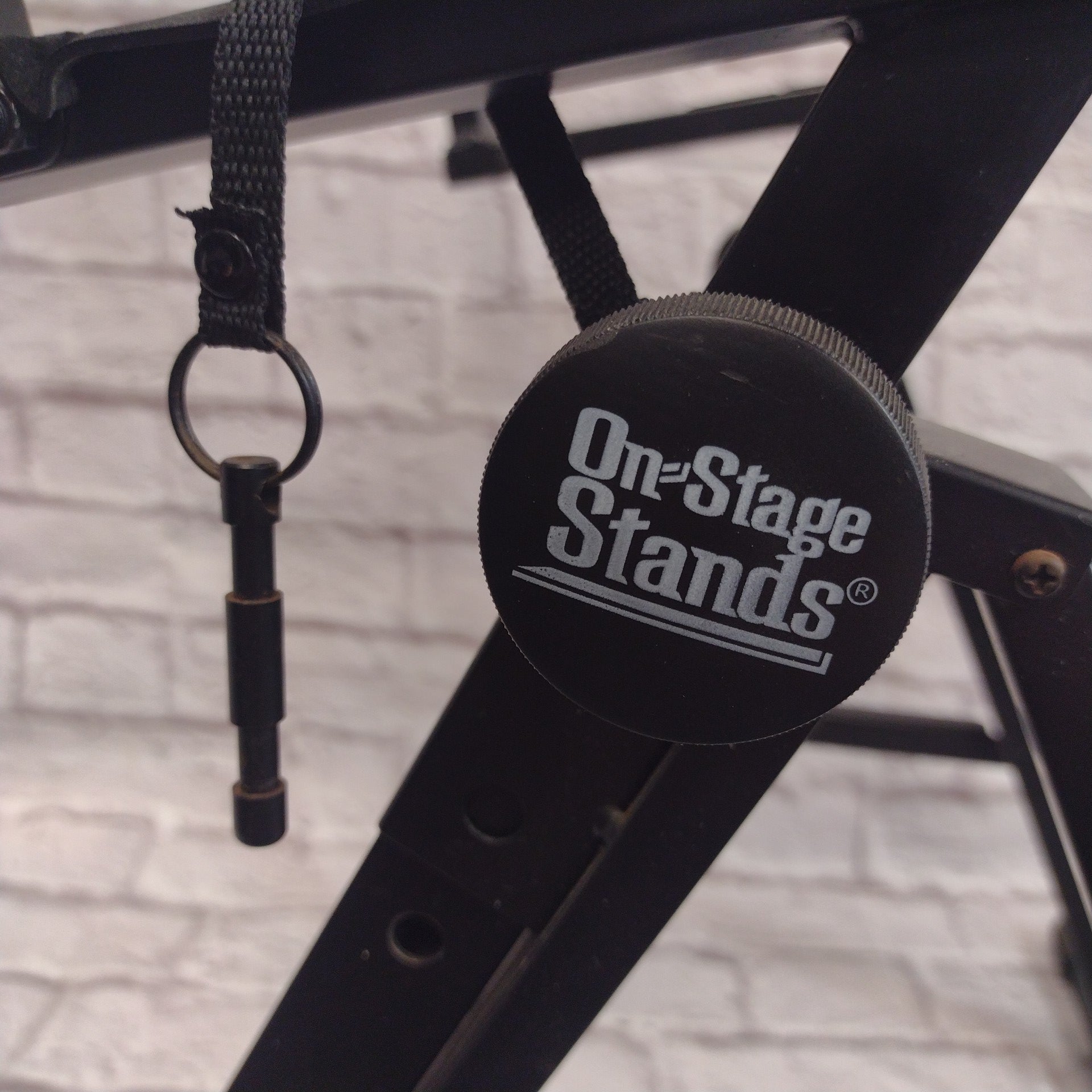 On Stage Stands Tiltback Amp Stand