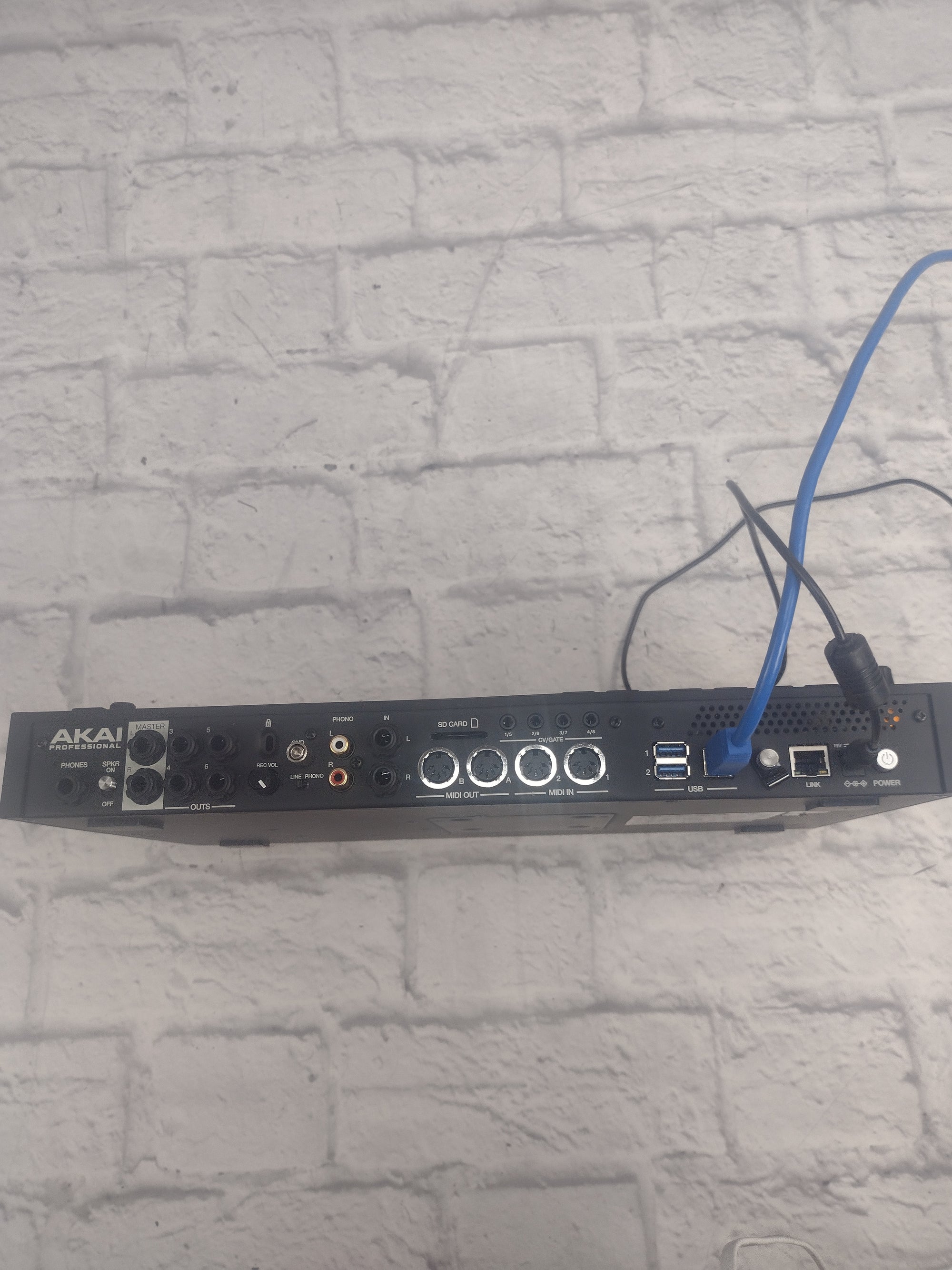 Akai MPC Live II Sampler Sequencer