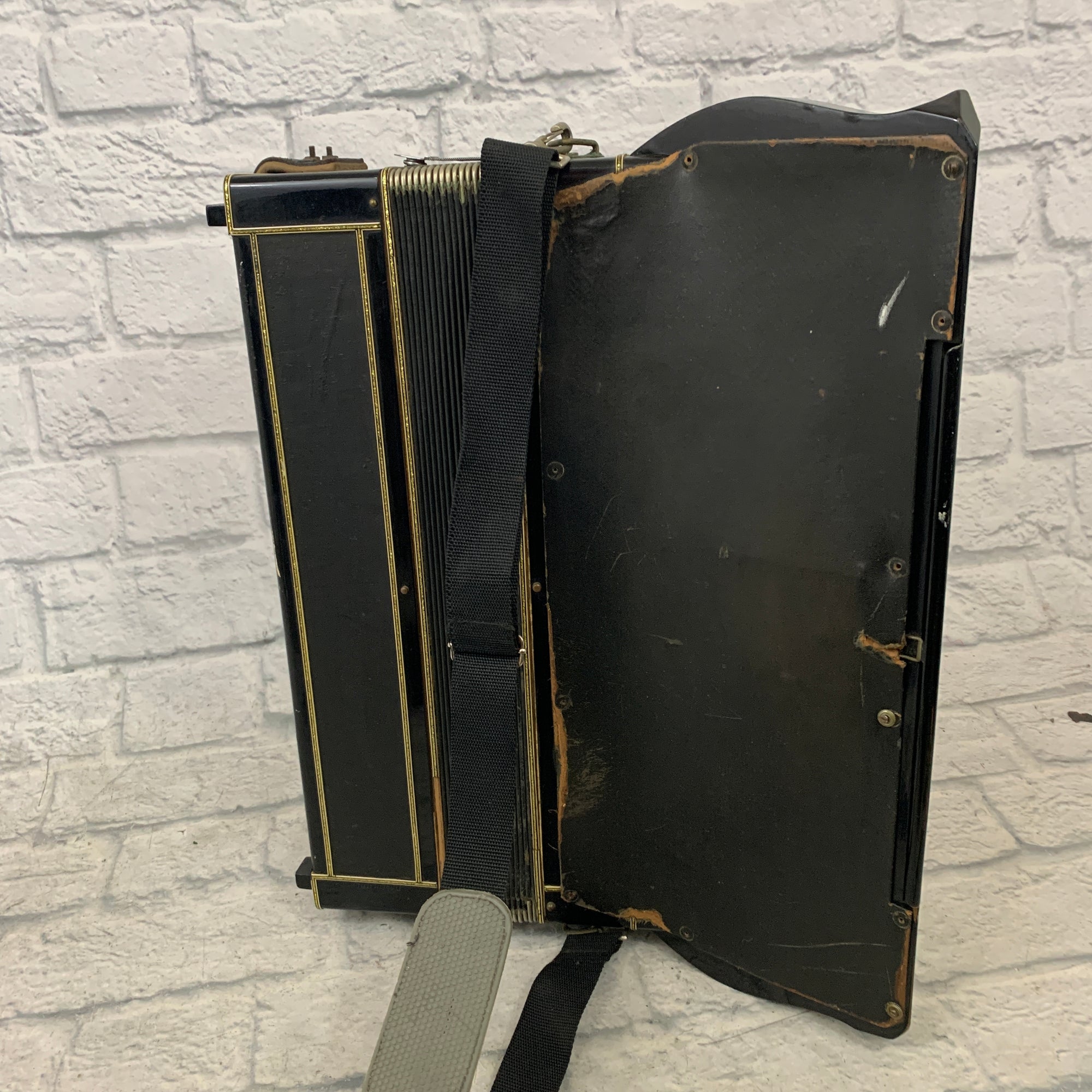 Soprani Inc. Damonte Model Accordion Accordion AS IS