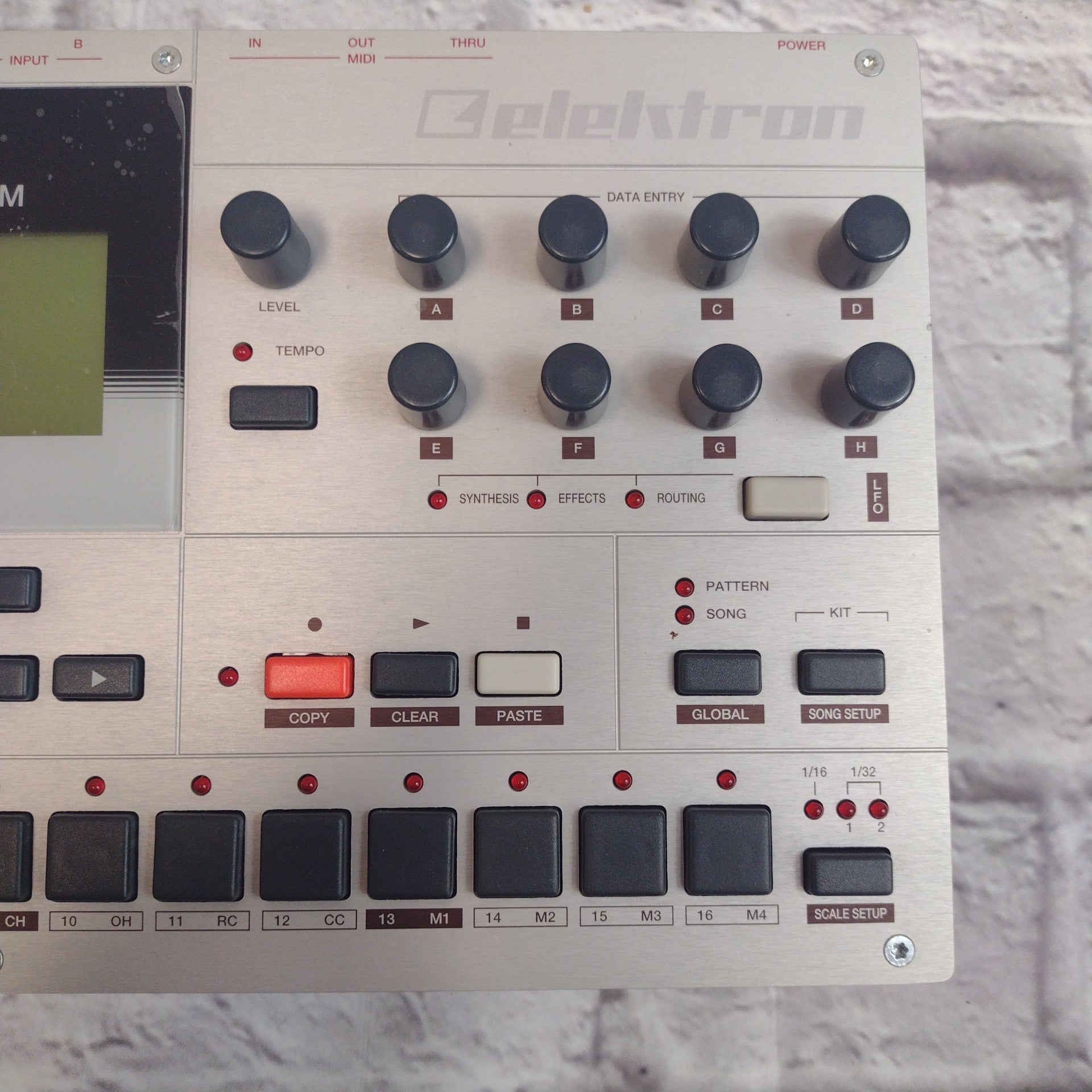 Elektron Machinedrum SPS-1UW mkI Analog Drum Machine