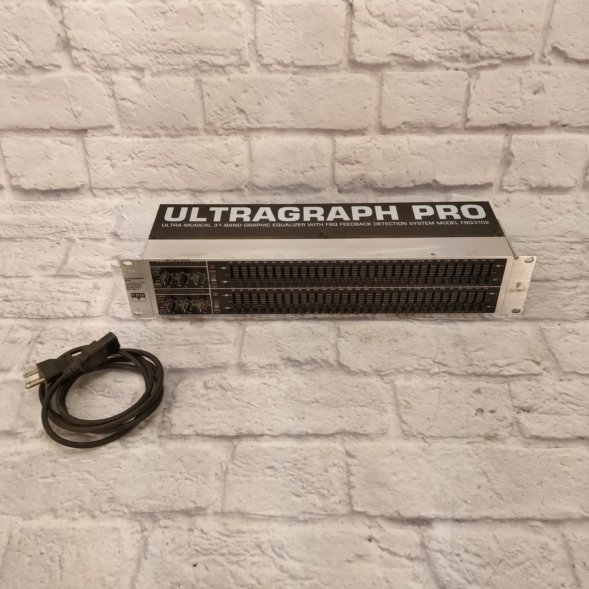 Behringer Ultragraph Pro FBQ3102 - 31-band Stereo Graphic EQ
