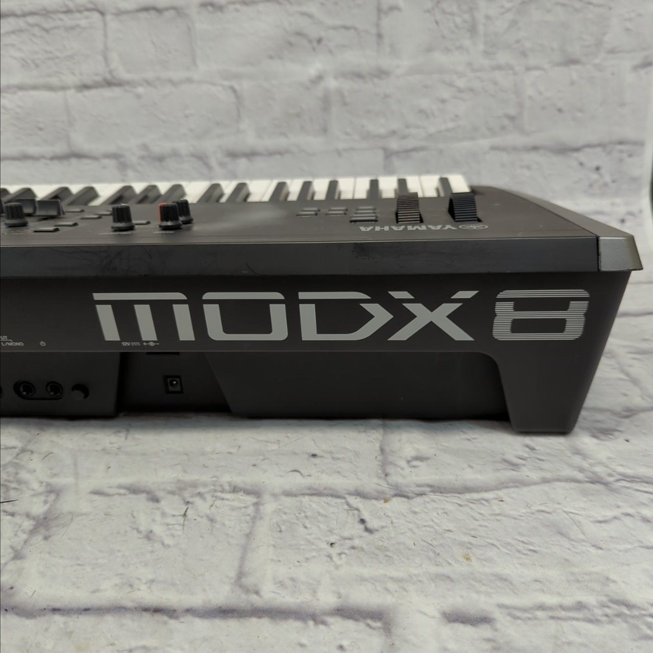 Yamaha Vintage EM150 6-Channel Powered Mixer with Spring Reverb