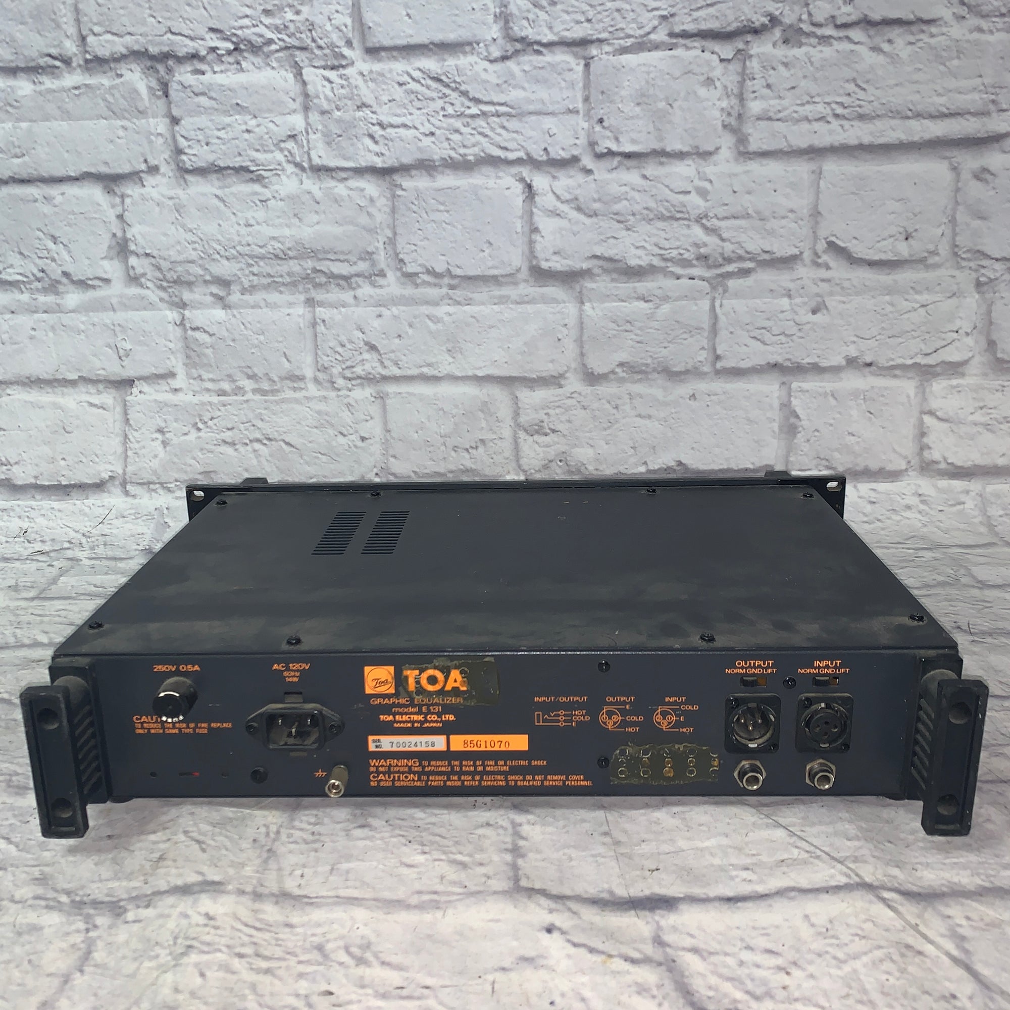 Toa E 131 Rack EQ with Dust Cover
