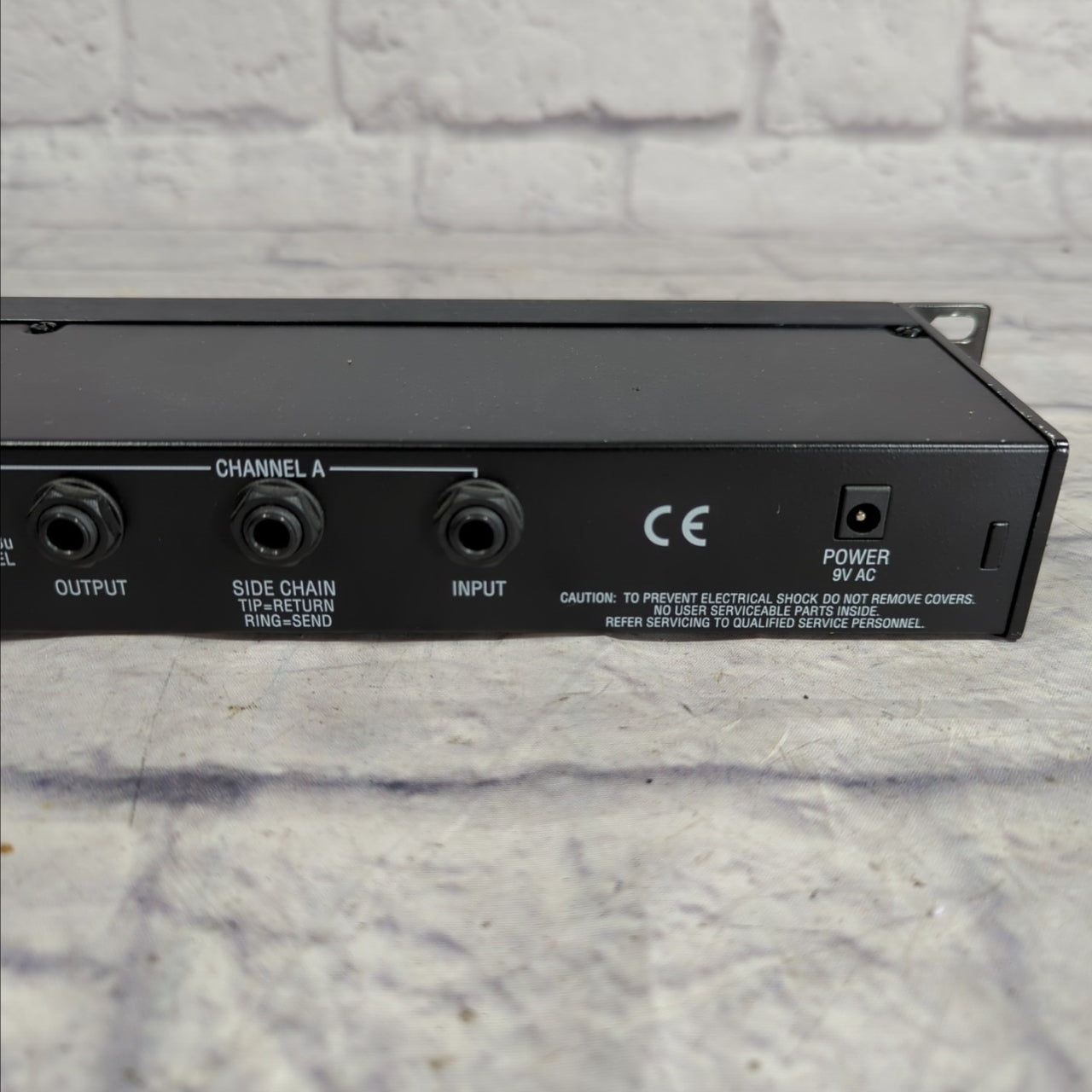 Alesis 3630 Dual Channel Compressor Limiter w/ Gate - Evolution Music