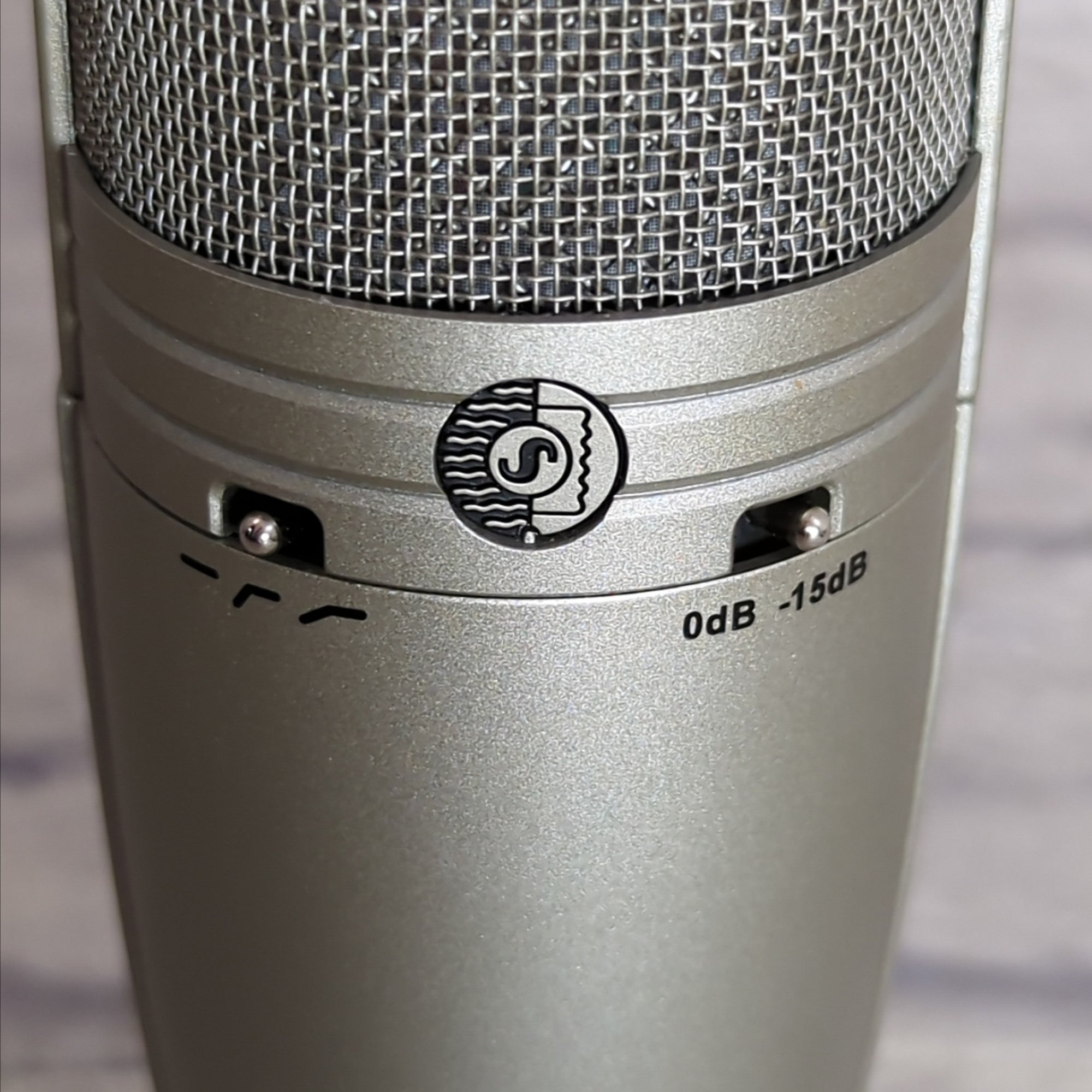 Shure KSM44 Large Diaphragm Multipattern Condenser Microphone