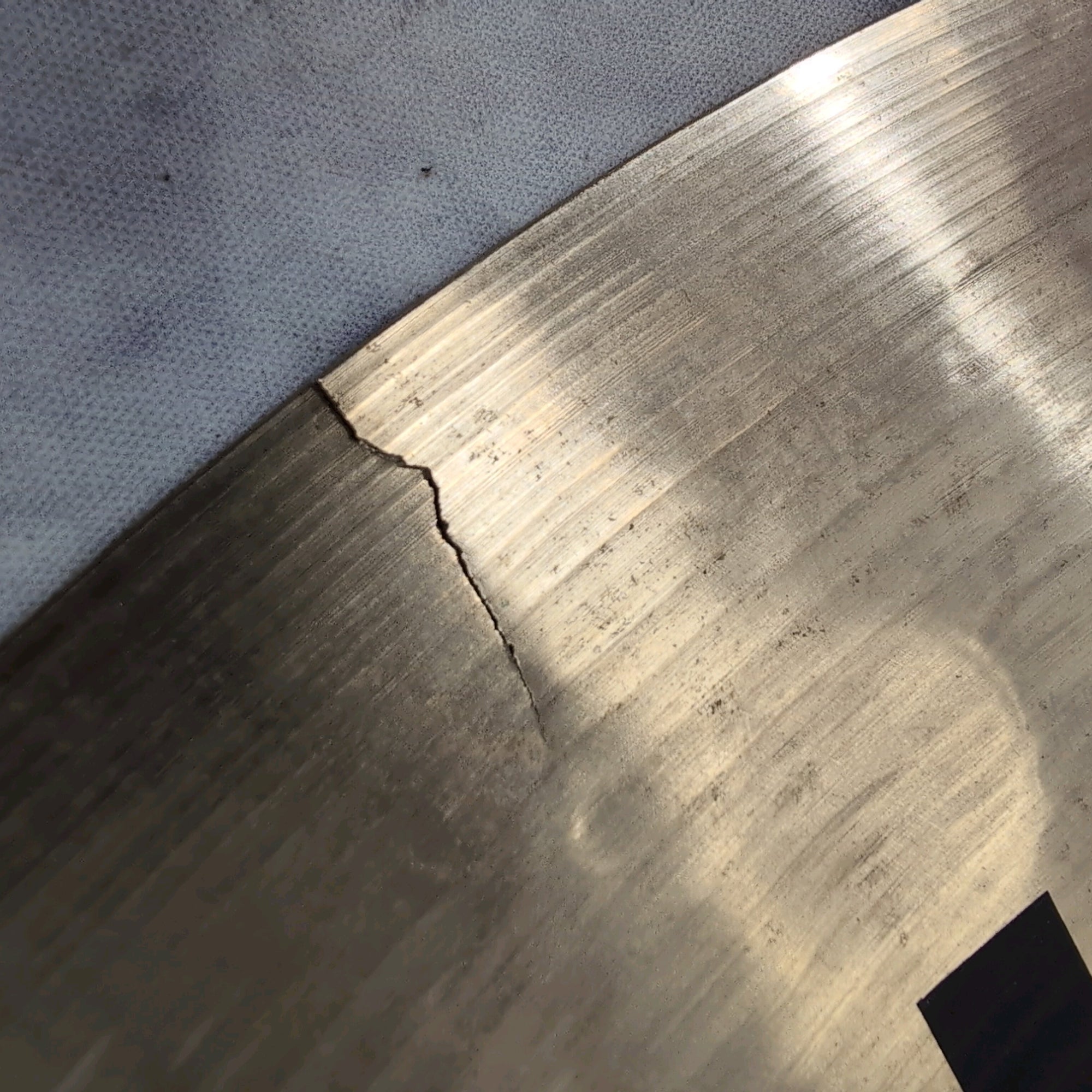 Meinl Byzance Extra Thin Hammered 18" Crash Cymbal (Cracked)