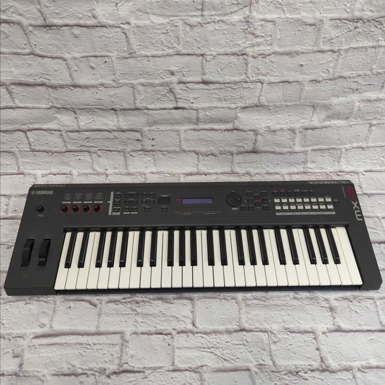 Yamaha MX49 49-Key Digital Synthesizer - Evolution Music