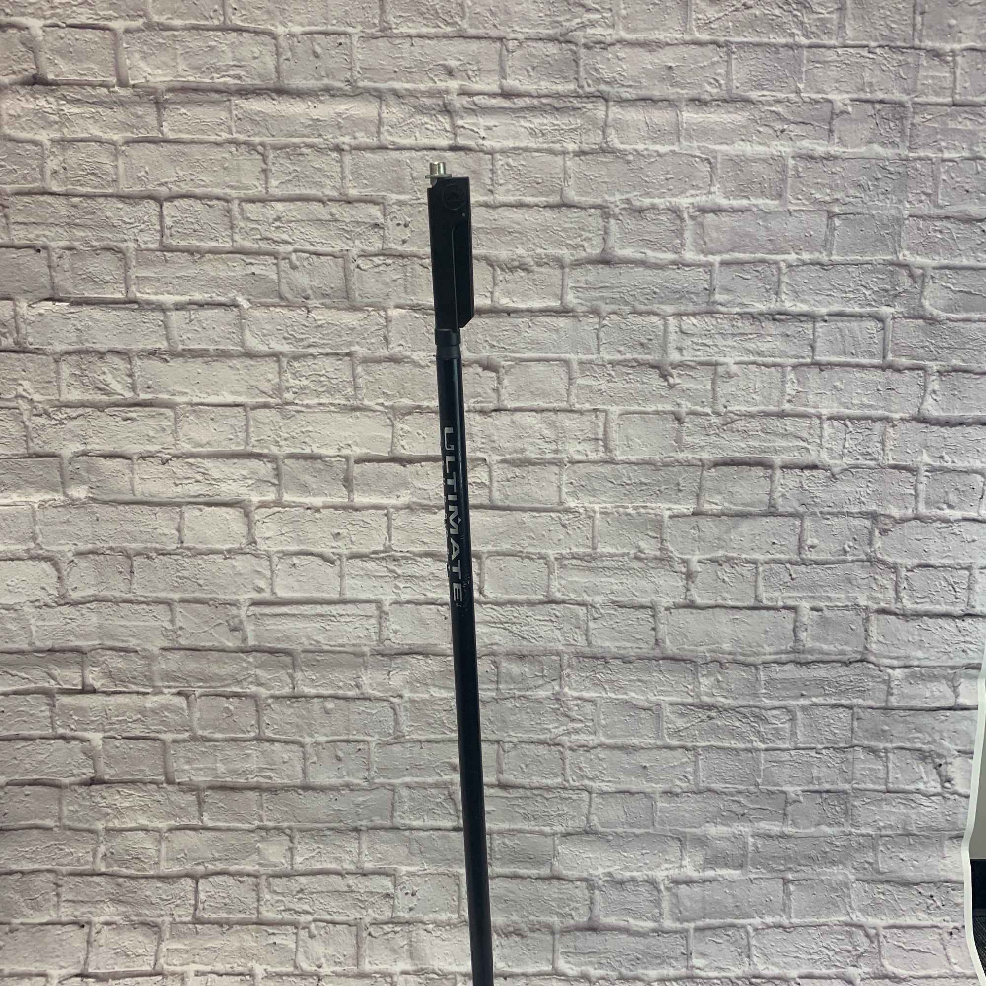 Ultimate Support LIVE-MC-66B w. One Hand Adjustment Straight Mic Stand