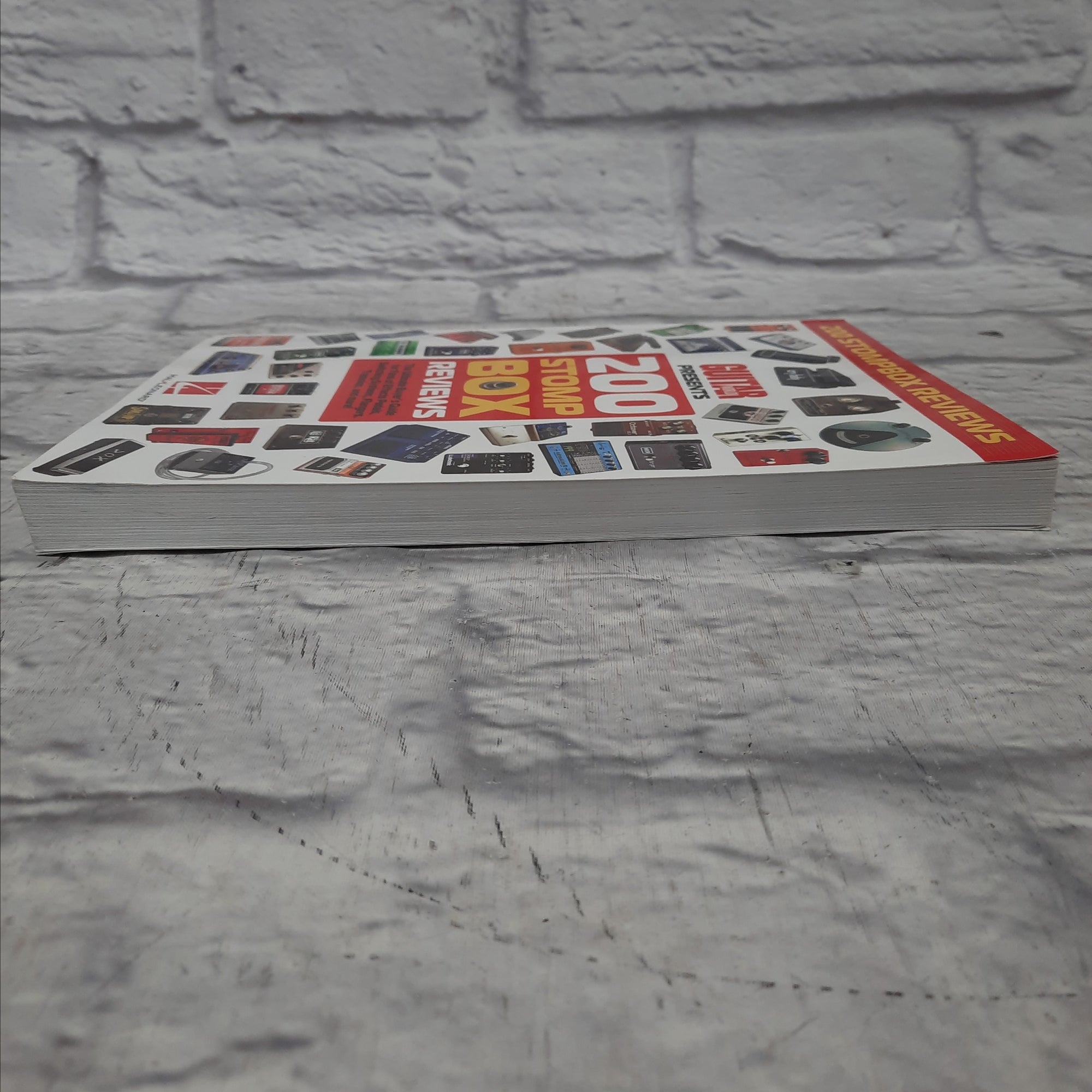 200 Stompbox Reviews: The Ultimate Buyer's Guide for Fans of Effects Pedals, Switching Systems, Flangers, Tremolos, and More!