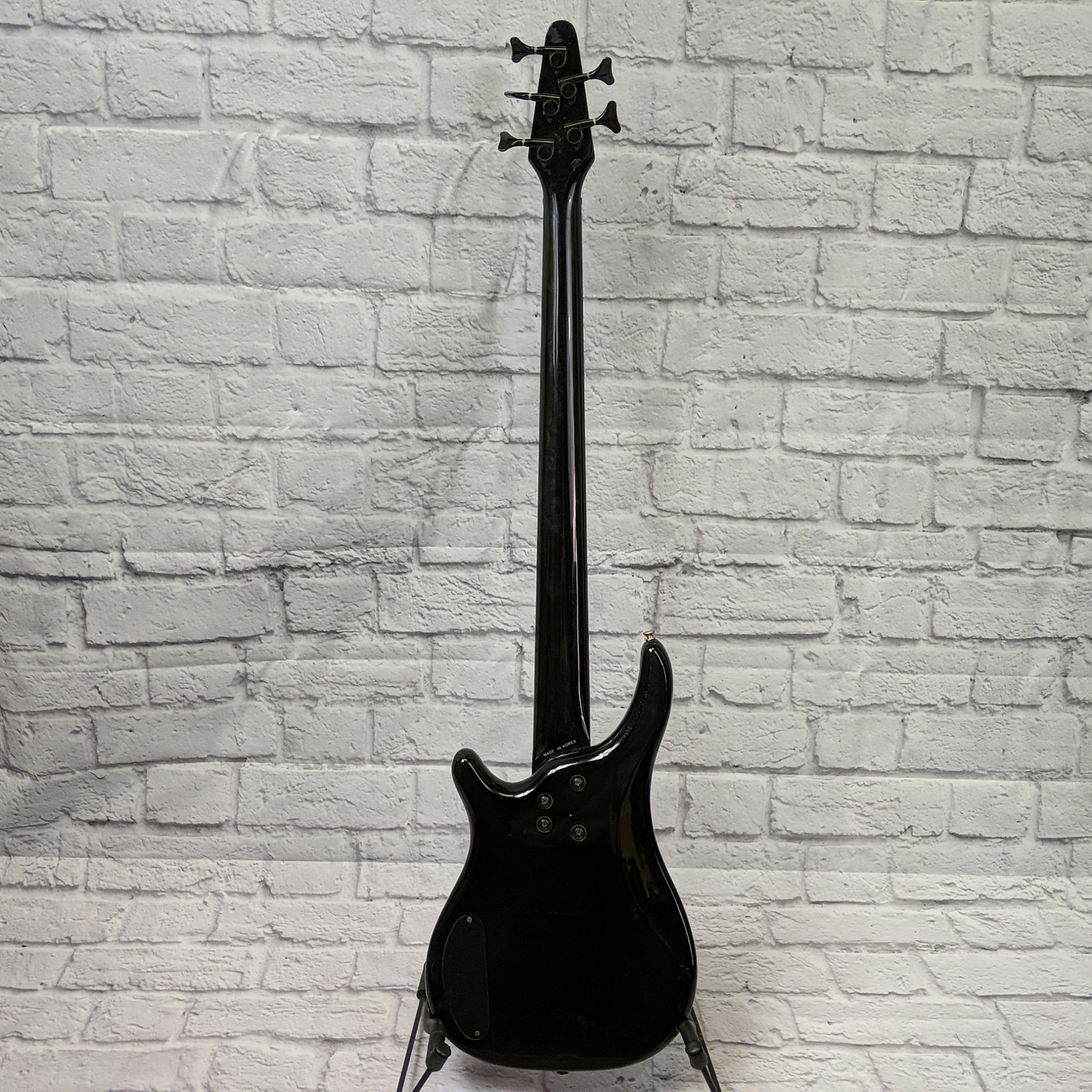 ** Series 10 5 String Fretless Active Bass