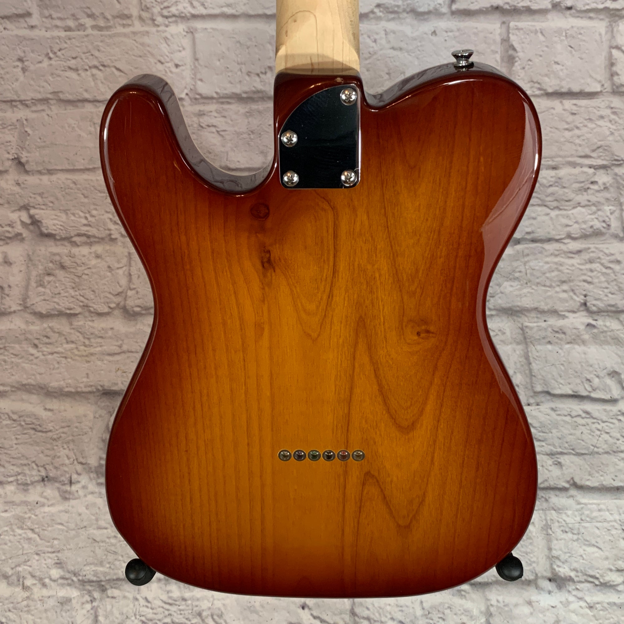 ** Vintage V72‑FTB Singlecut Semi‑Hollow Flamed Tobacco Burst