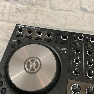 Native Instruments Traktor Kontrol S4 MK3 DJ Controller with Gig Bag