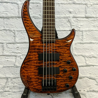 Peavey Cirrus BXP 5 String Bass Guitar w/ Hard Case