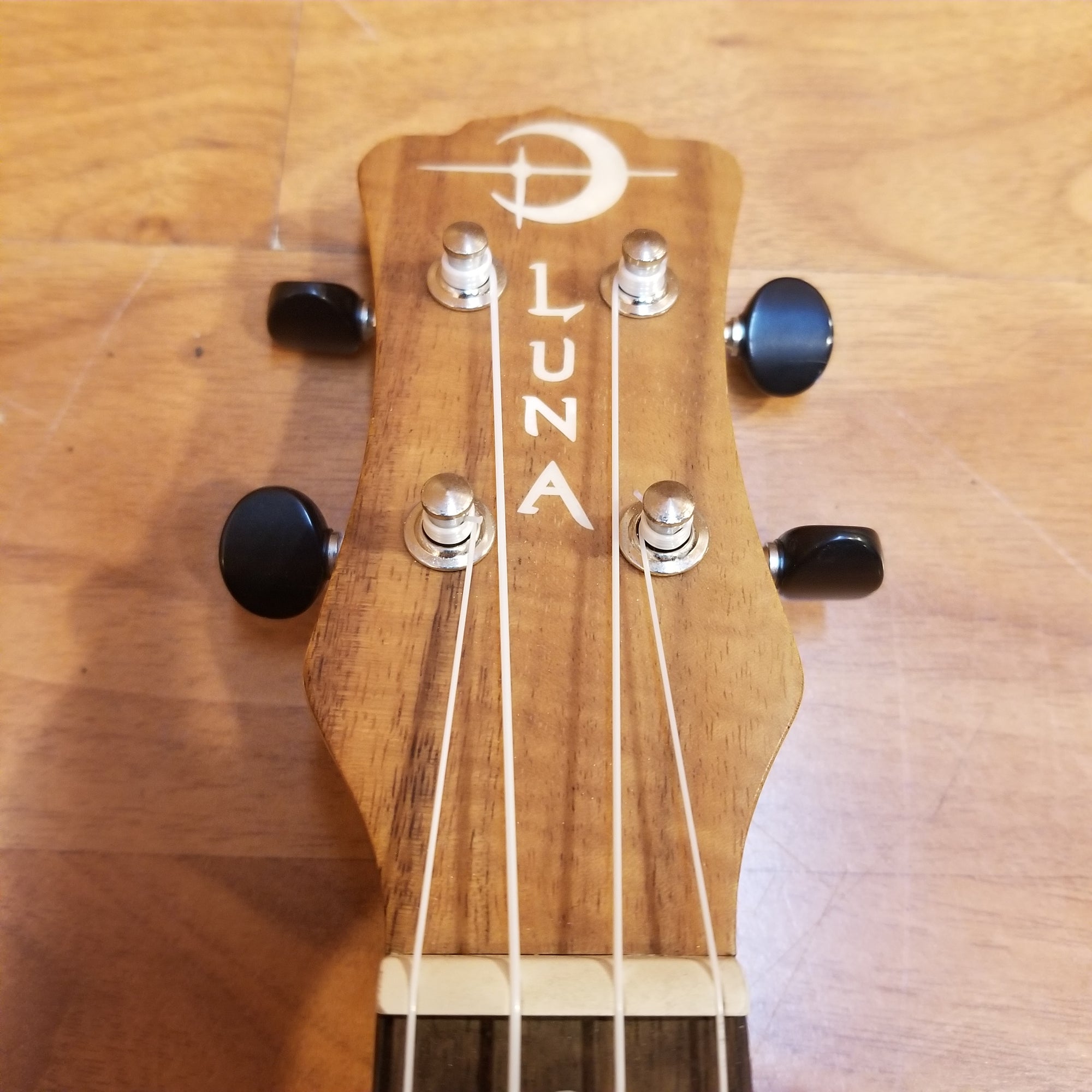 Luna HTC Koa Ukulele w Pickup
