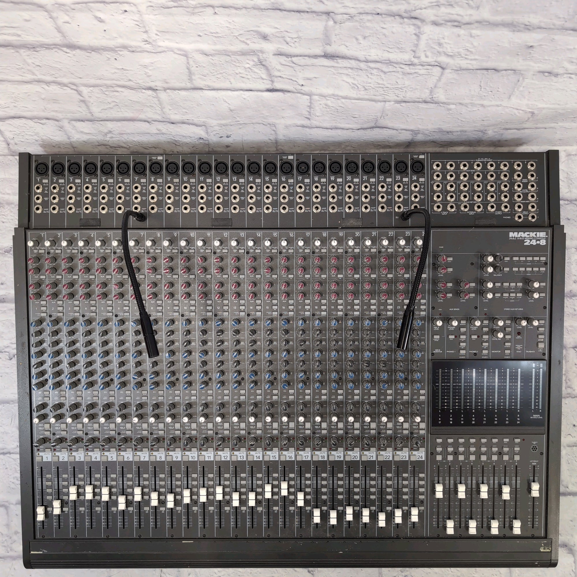 Mackie 24.8 Mixer 24 Channel Mixing Console