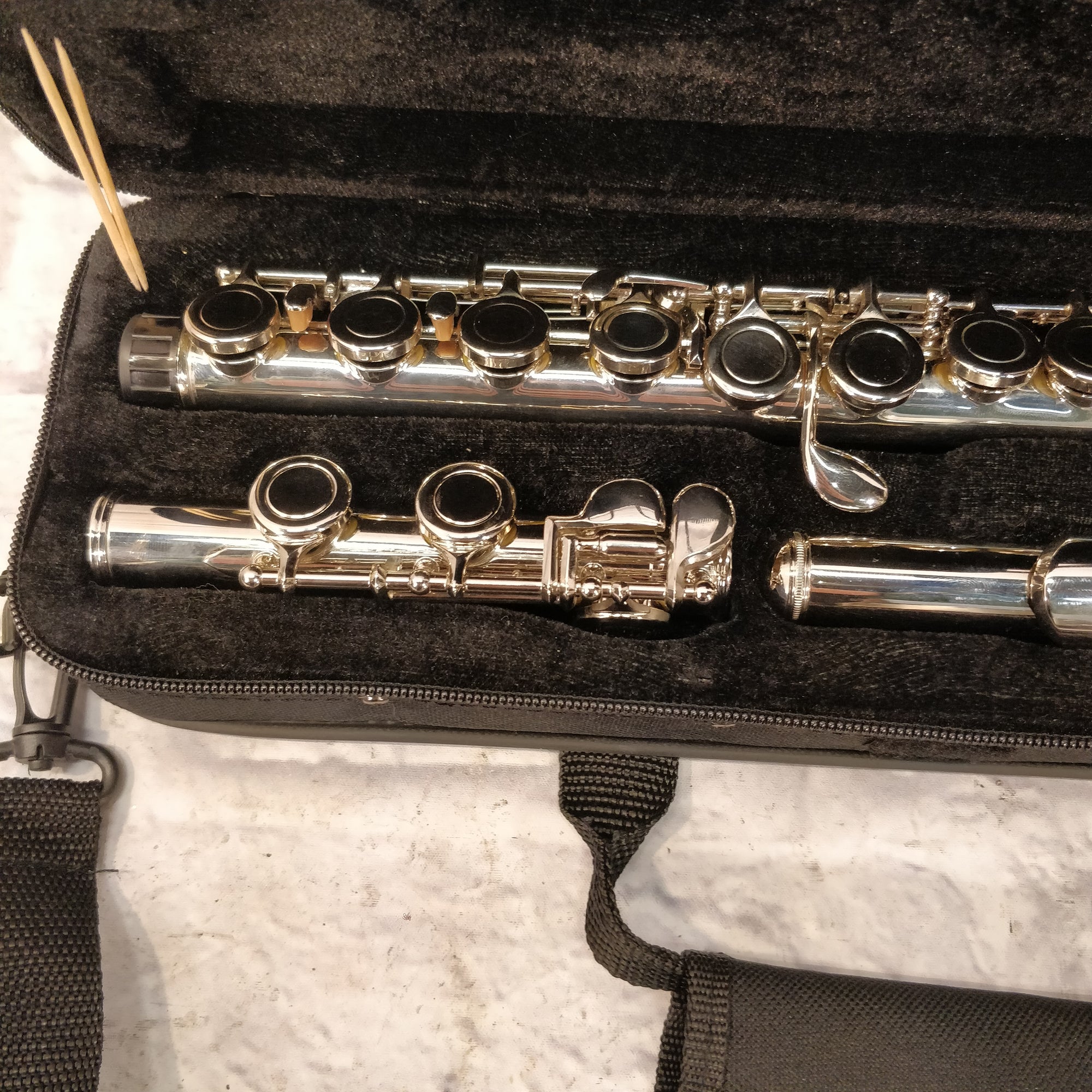 Mendini by Cecilio Flute w Case