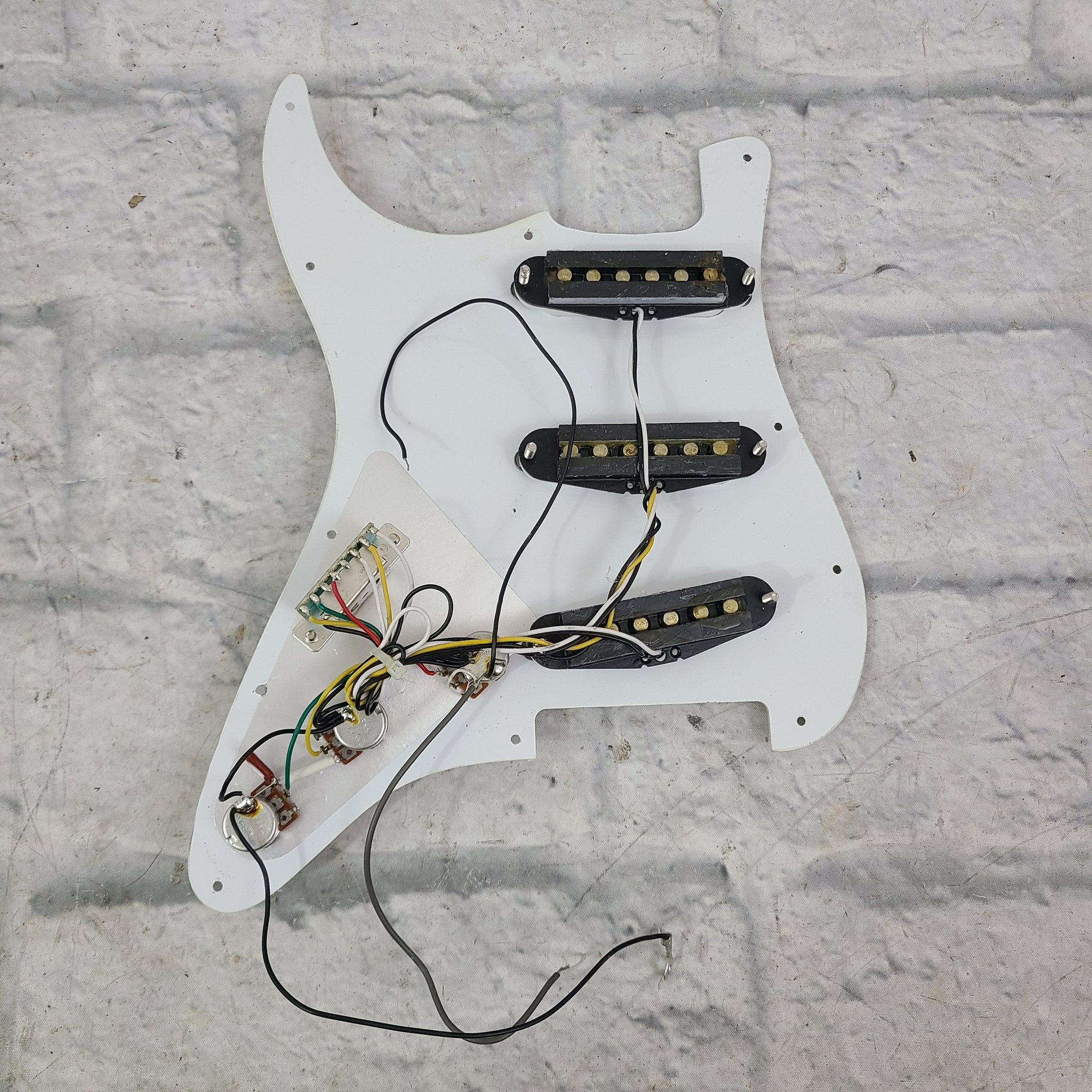 Squier Strat Loaded Pickgaurd