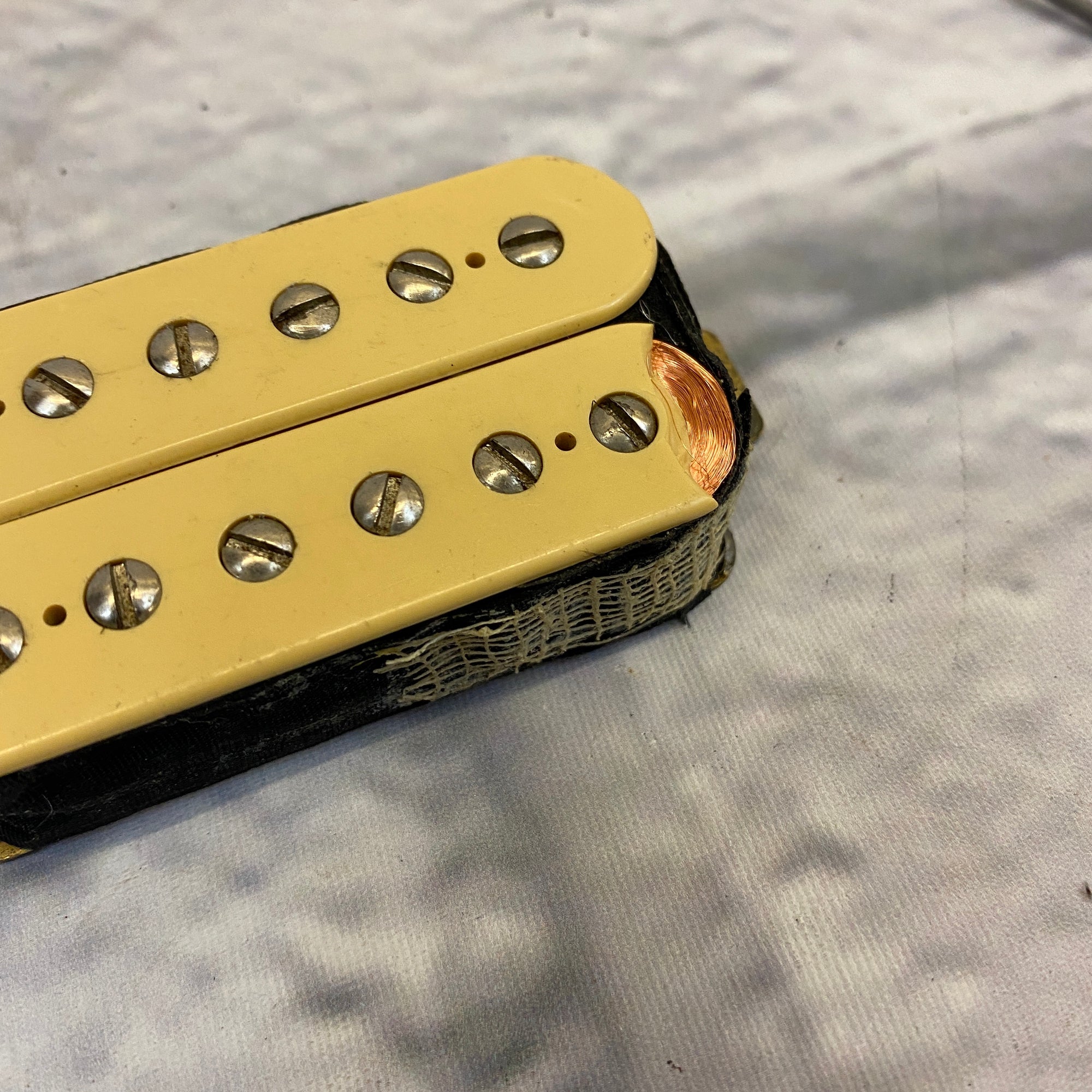 Unknown Humbucker Neck Pickup - Cream