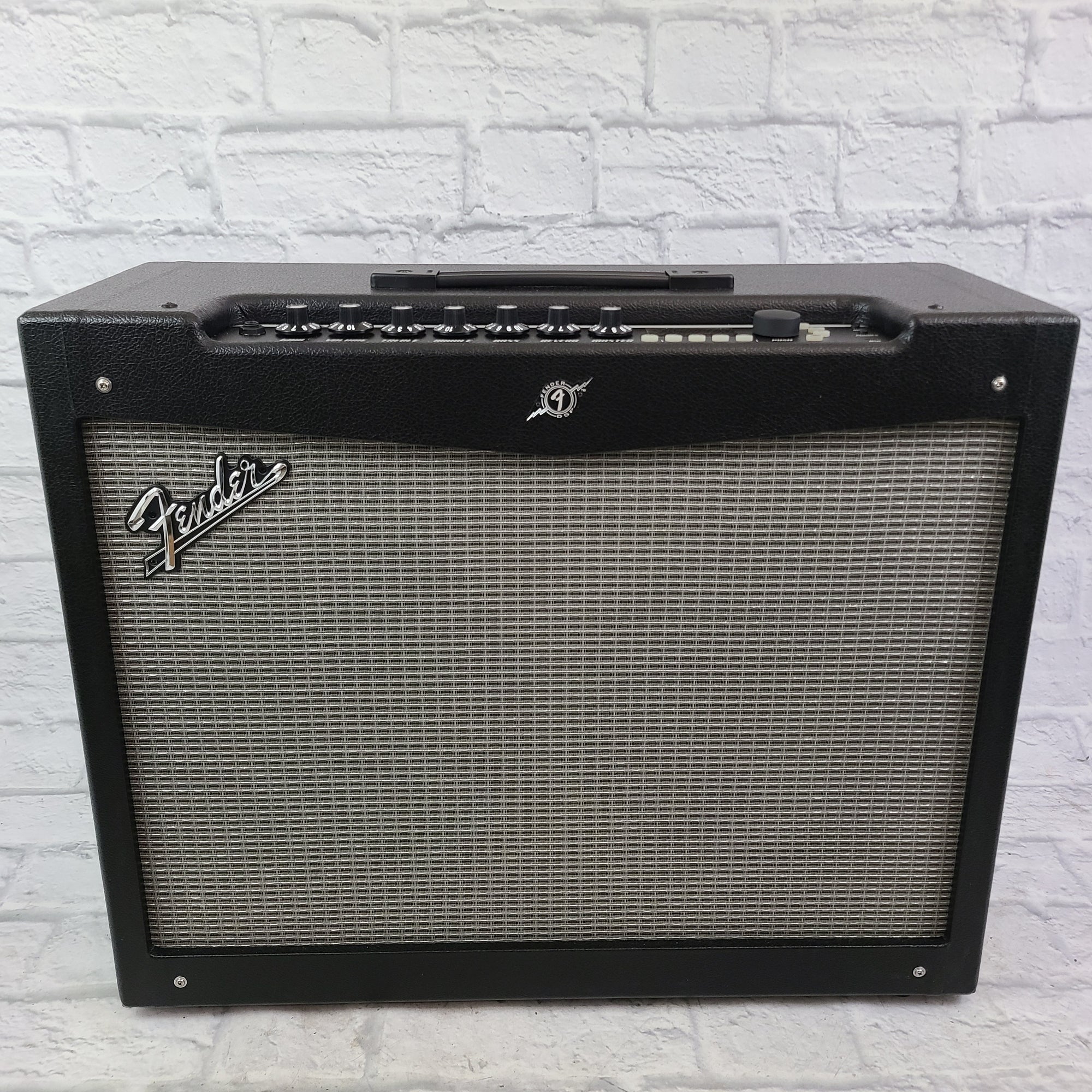 Fender Mustang IV Modeling Guitar Combo w/ Footswitch
