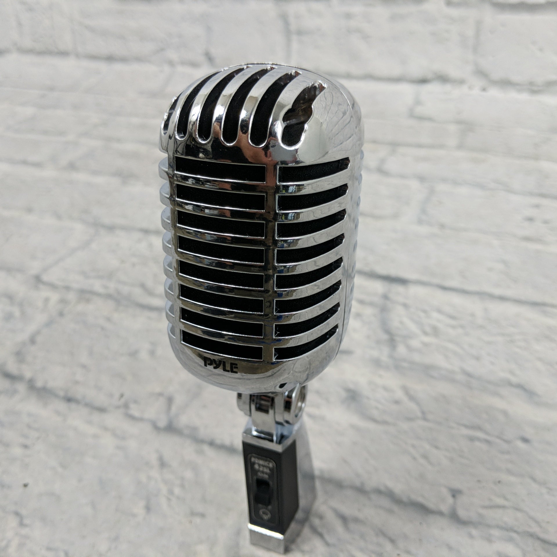 Pyle PDMICR42 Dynamic Microphone