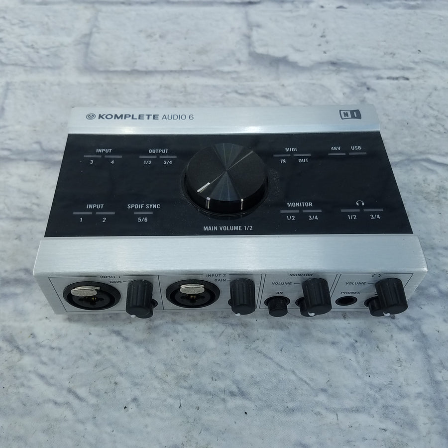 Native Instruments Komplete Audio 6 Interface w Software