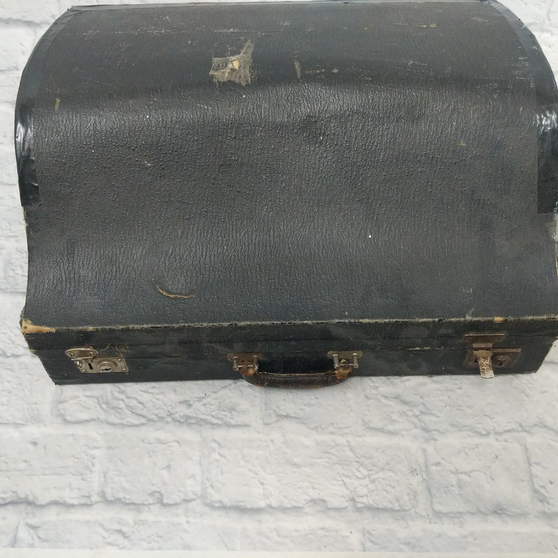 Vintage Salanti Model 8002 Accordion