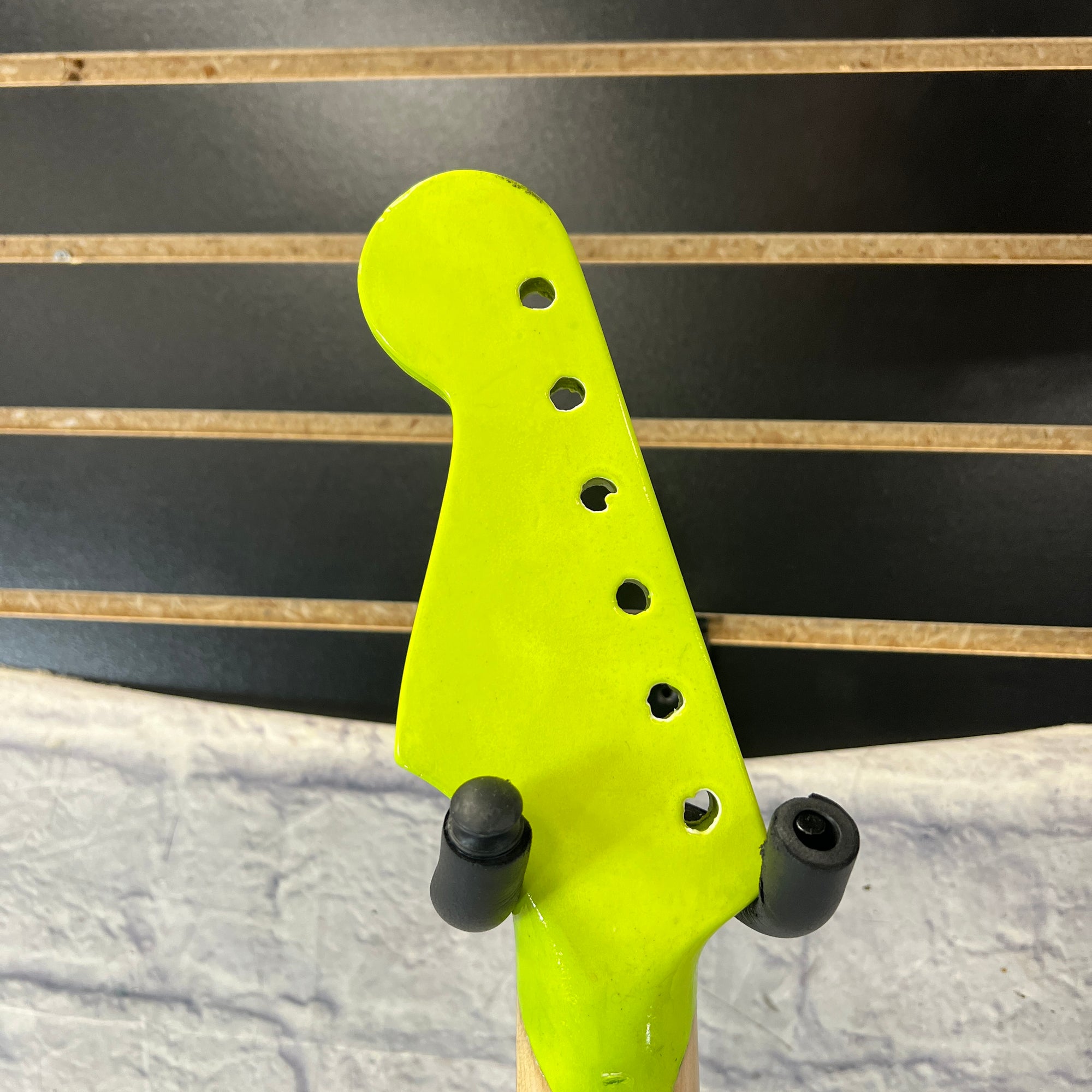Unknown Strat Style Neck - Neon Green