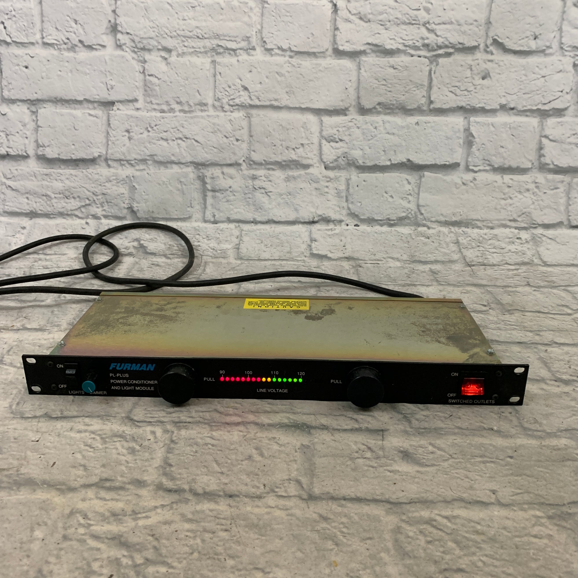 Furman PL-Plus Power Conditioner and Light Module