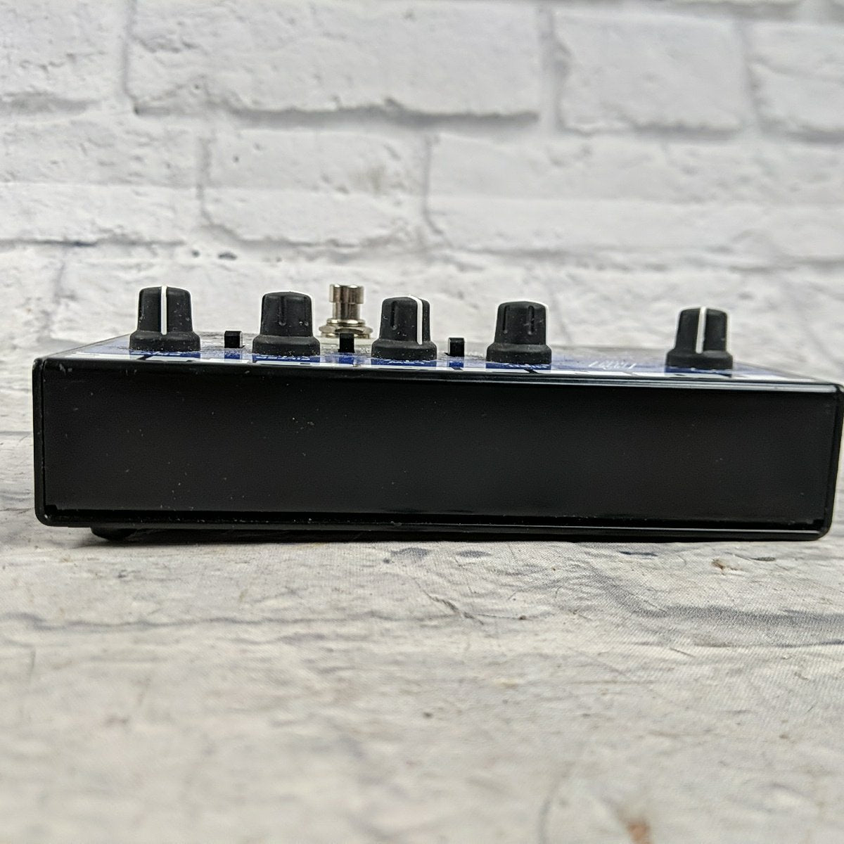 Radial Tonebone Classic Distortion Pedal with Power Supply
