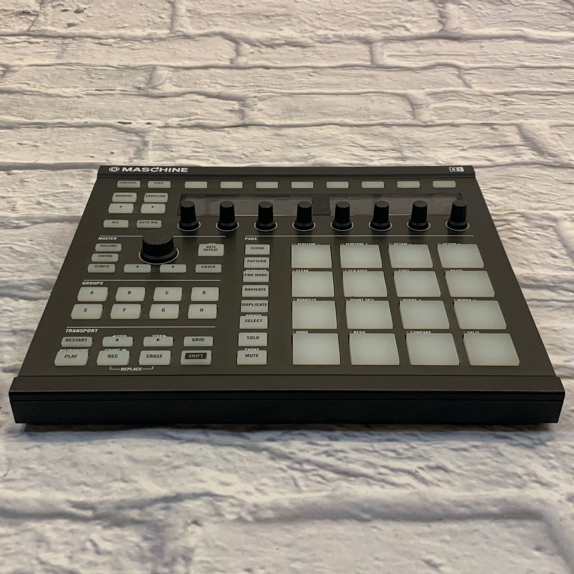 Native Instruments Maschine MKII Groove Production Control Surface