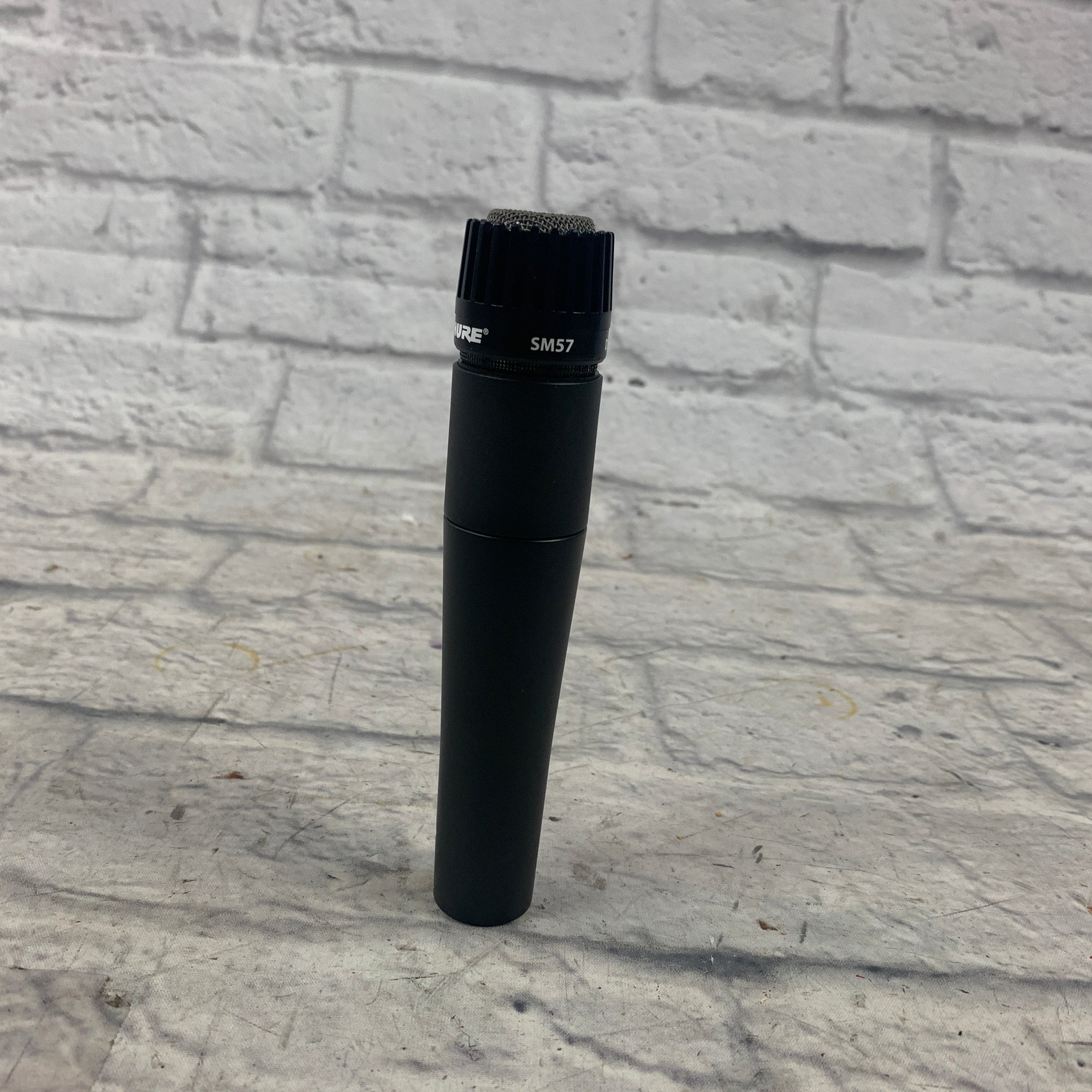 Shure SM57 Dynamic Microphone