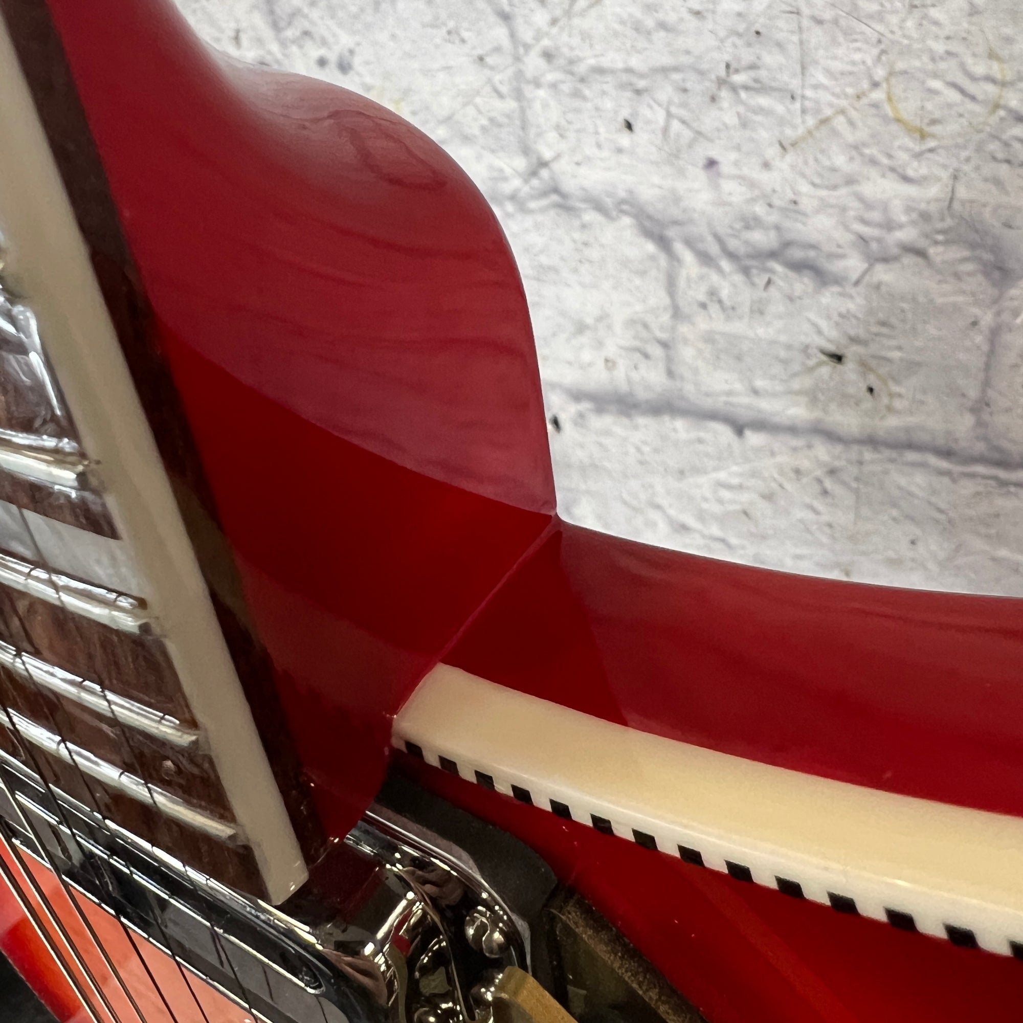 Rickenbacker 2022 660 6-String Fireglo with Case