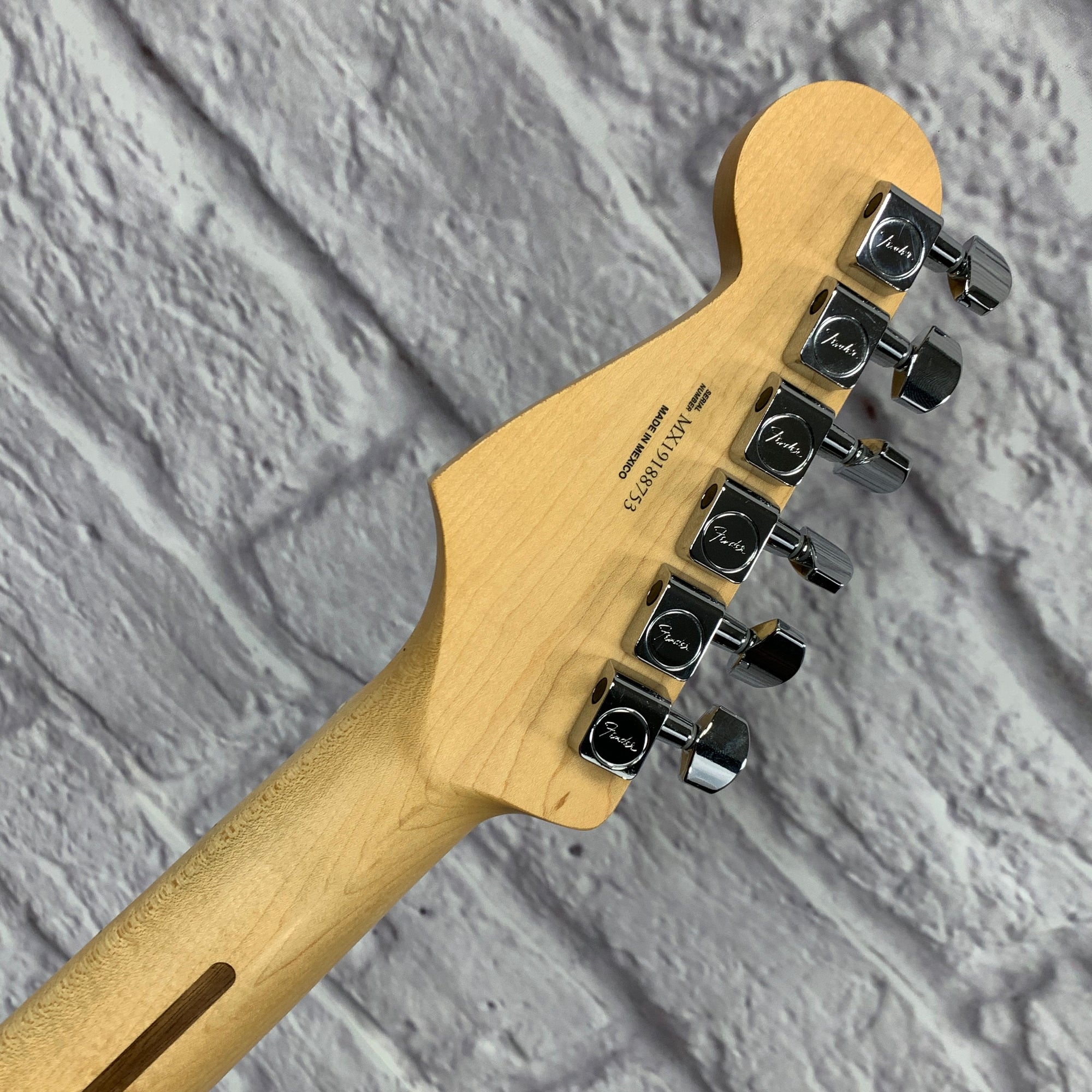 Fender Player Stratocaster Maple Fingerboard Limited Edition