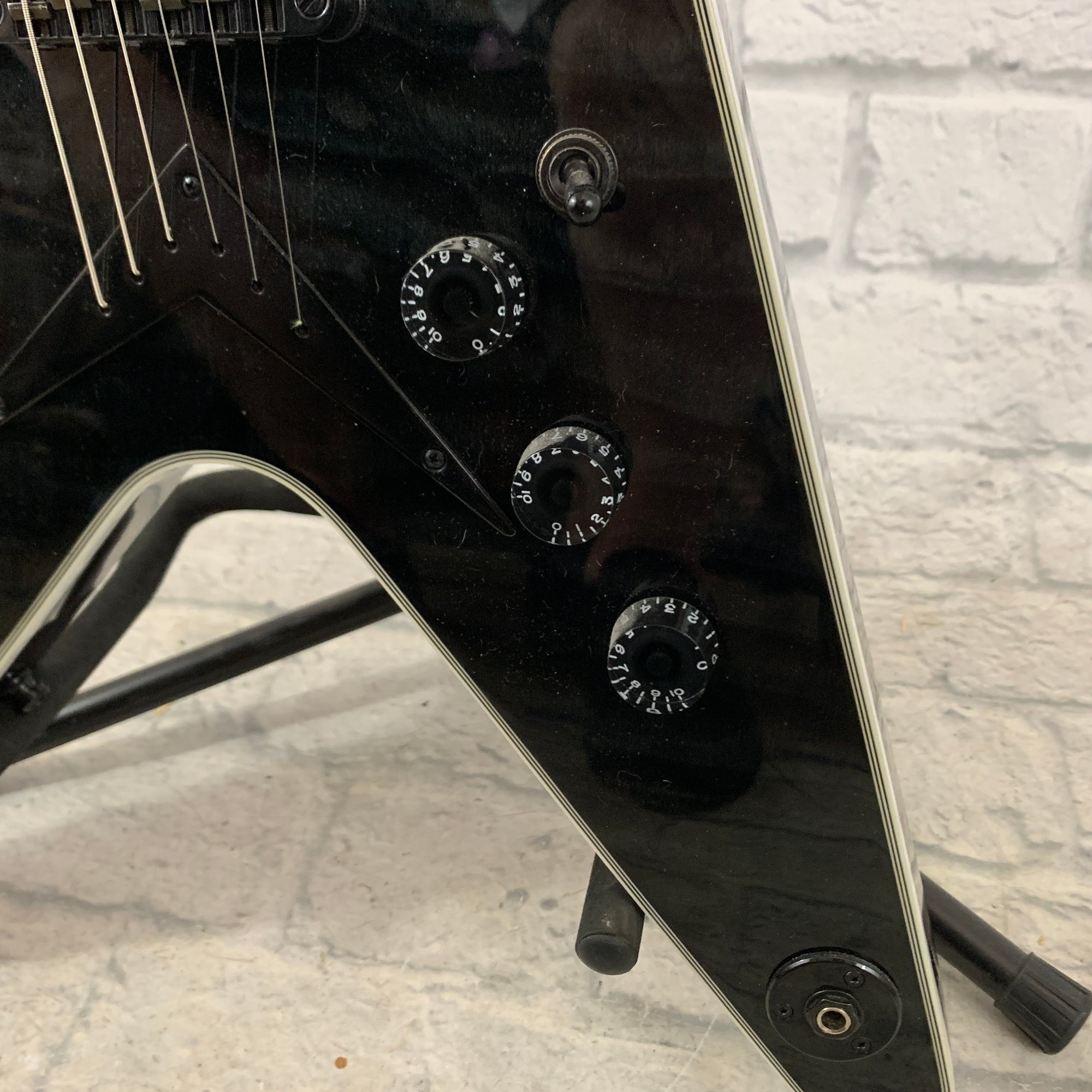 Dean V Stealth w/ Lace Sensor Dissonant Aggressor
