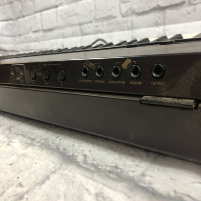 Vintage Yamaha DX7 Digital FM Synthesizer