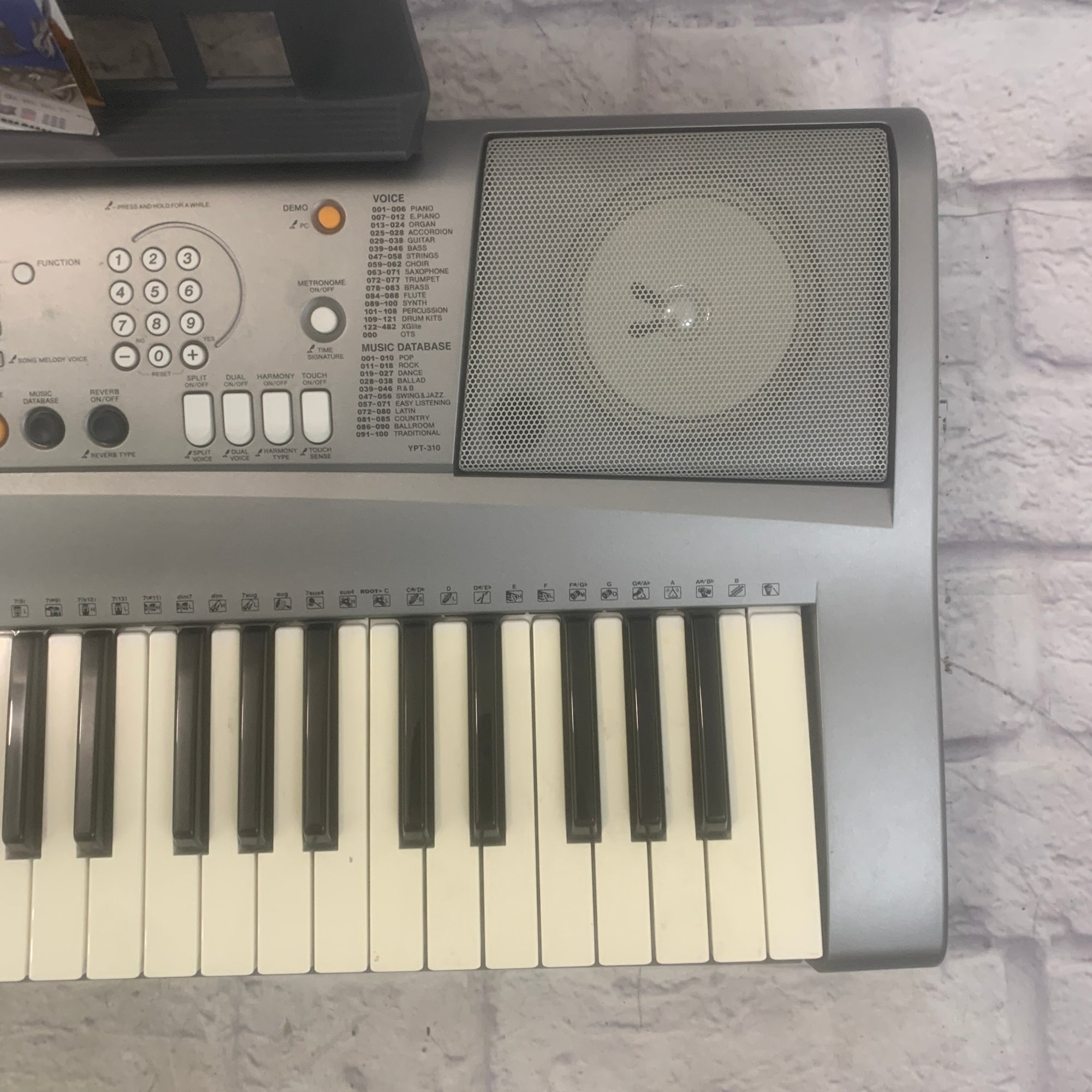 Yamaha YPT-310 Digital Piano Keyboard with Manual and Power Supply