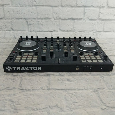 Native Instruments Traktor Kontrol s4 MK2 Controller