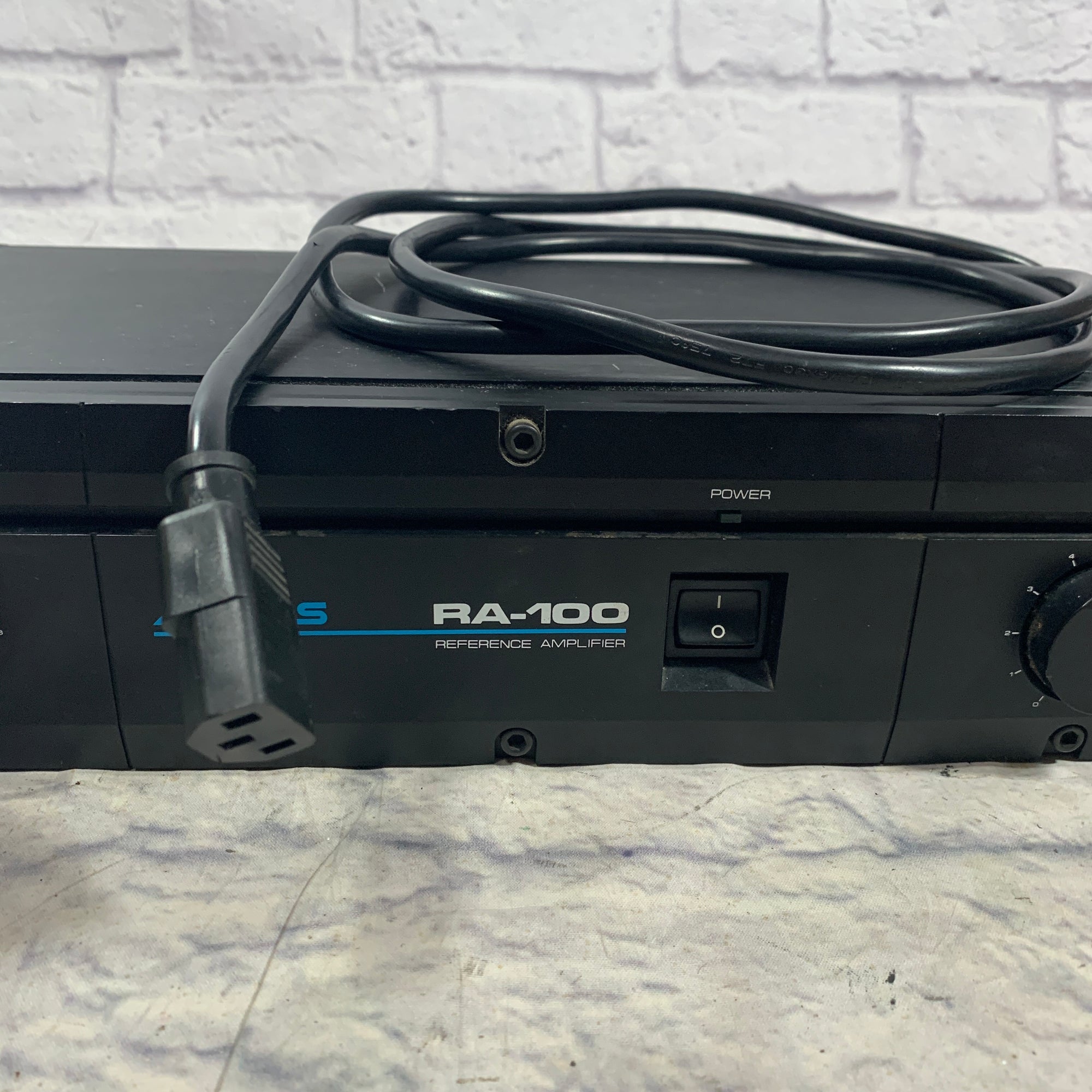 Alesis RA-100 Power Amp