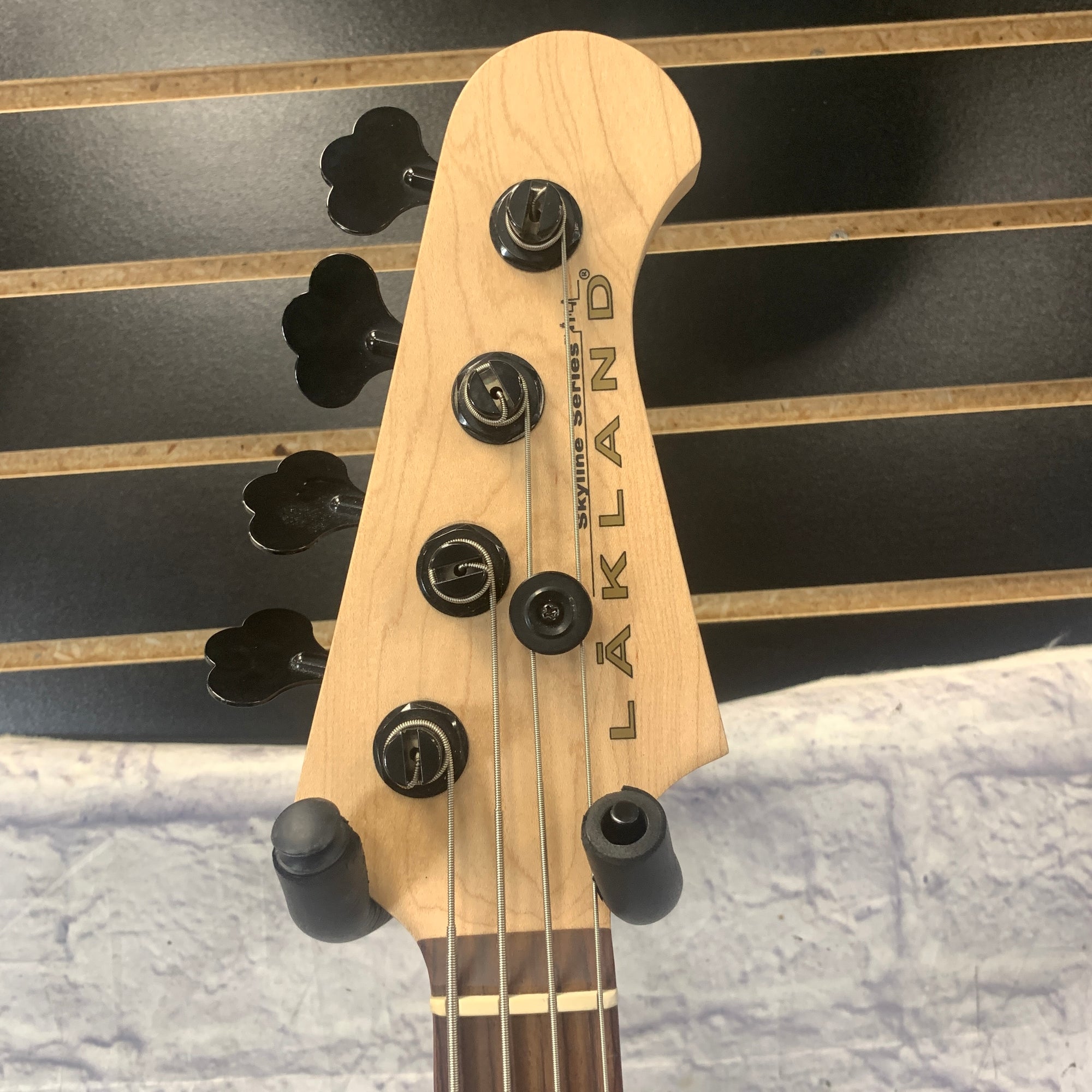 Lakland Skyline 44 OS Trans Black