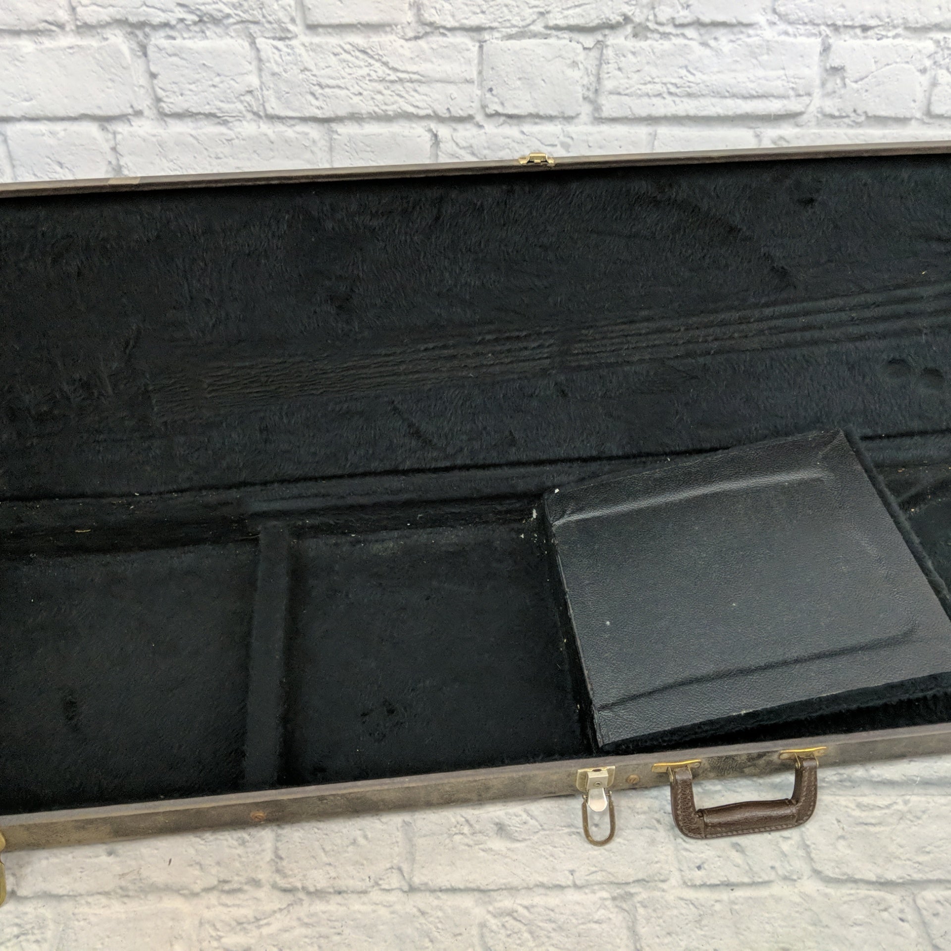 Vintage Guild Hardshell Bass Case