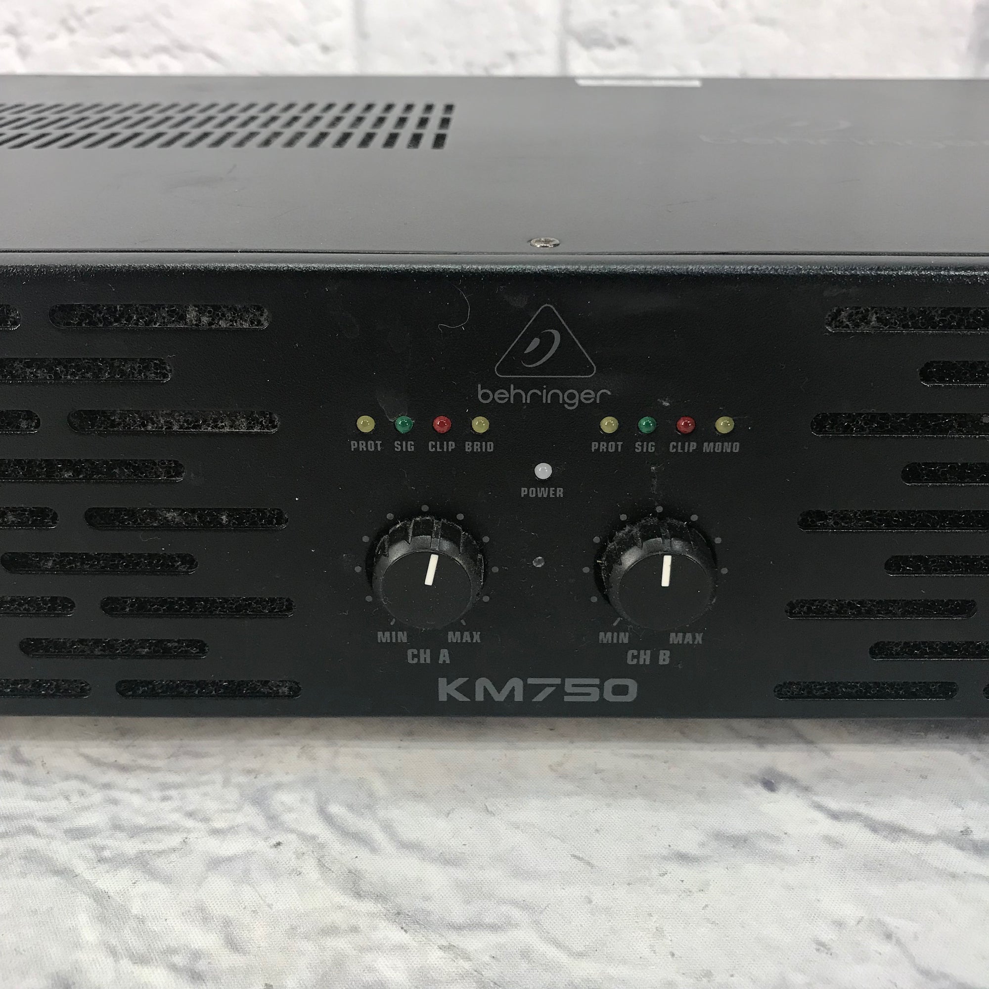 Beheringer KM750 Power Amp - Evolution Music