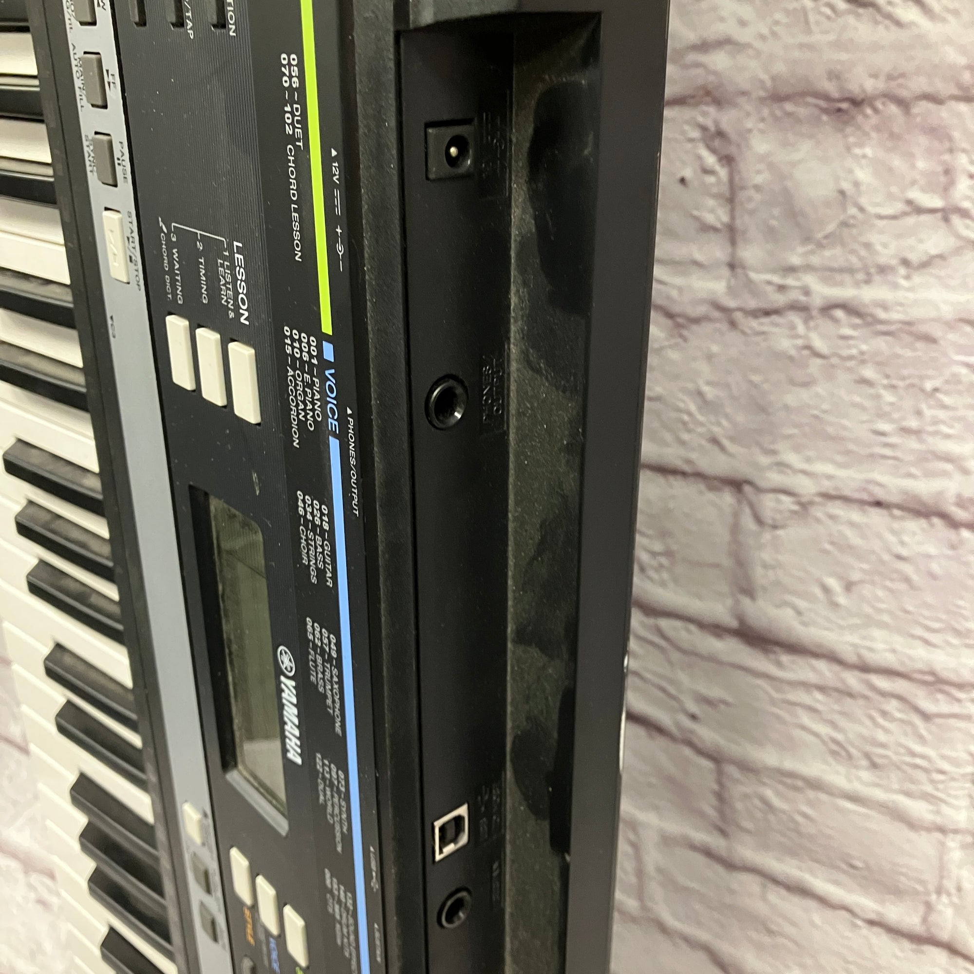 Yamaha PSR-E243 61-Key Electronic Keyboard