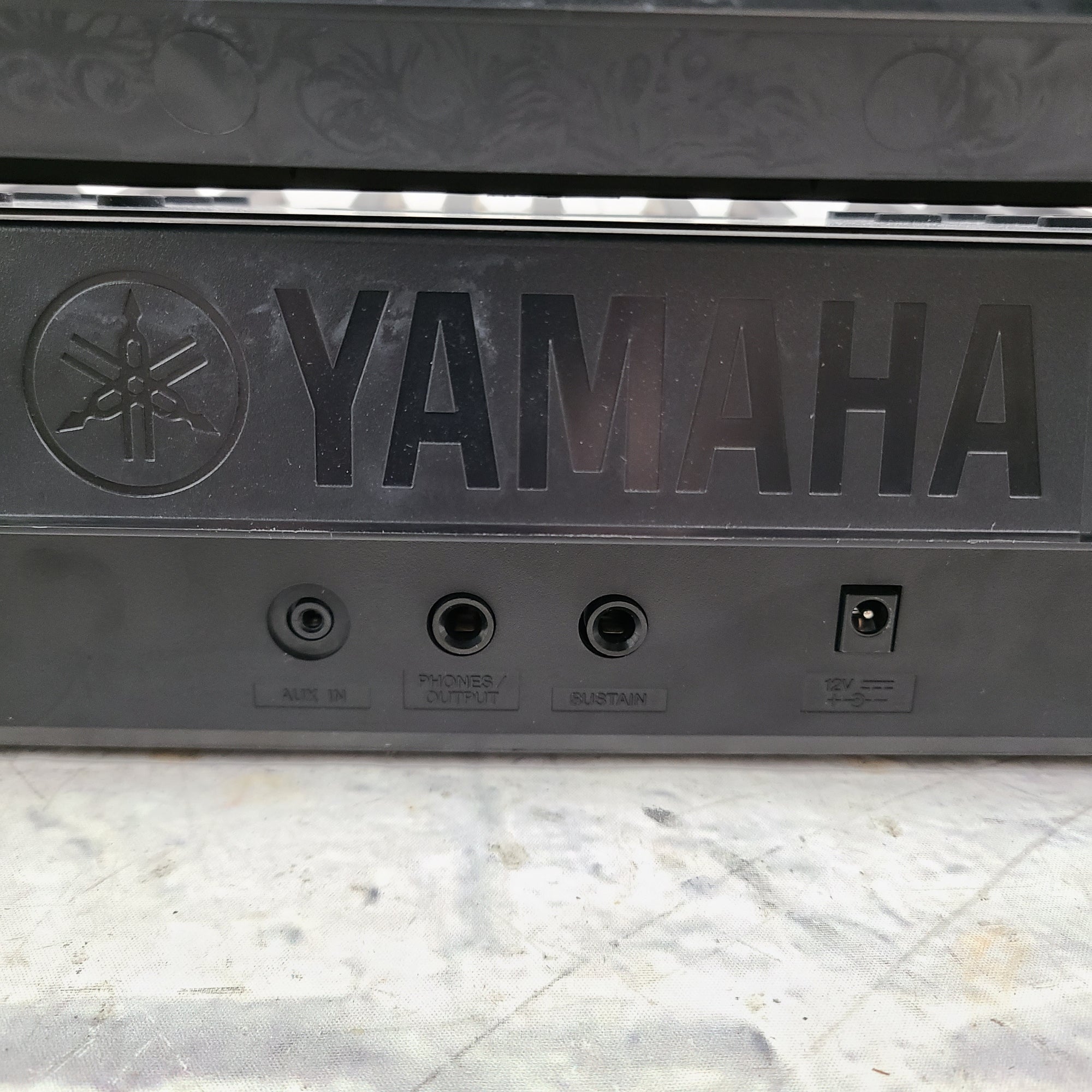 Yamaha PSR-E273 61 Key Keyboard