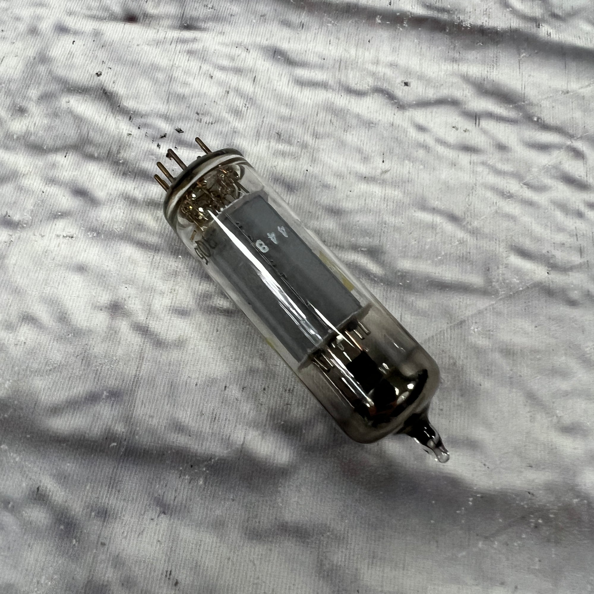 Raytheon 6BQ5 Amplifier Tube