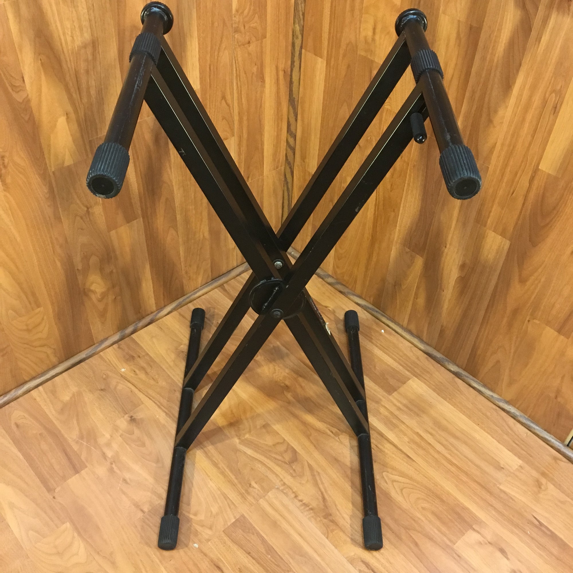 On-Stage Double X Keyboard Stand
