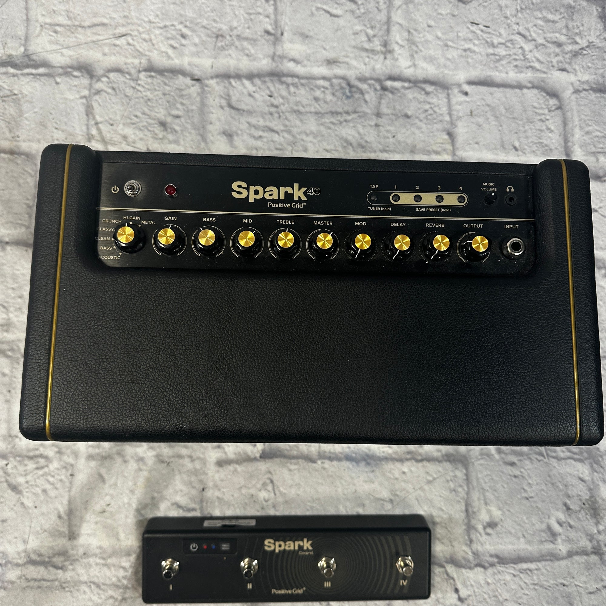 Positive Grid Spark 40 Guitar Combo w Spark Control