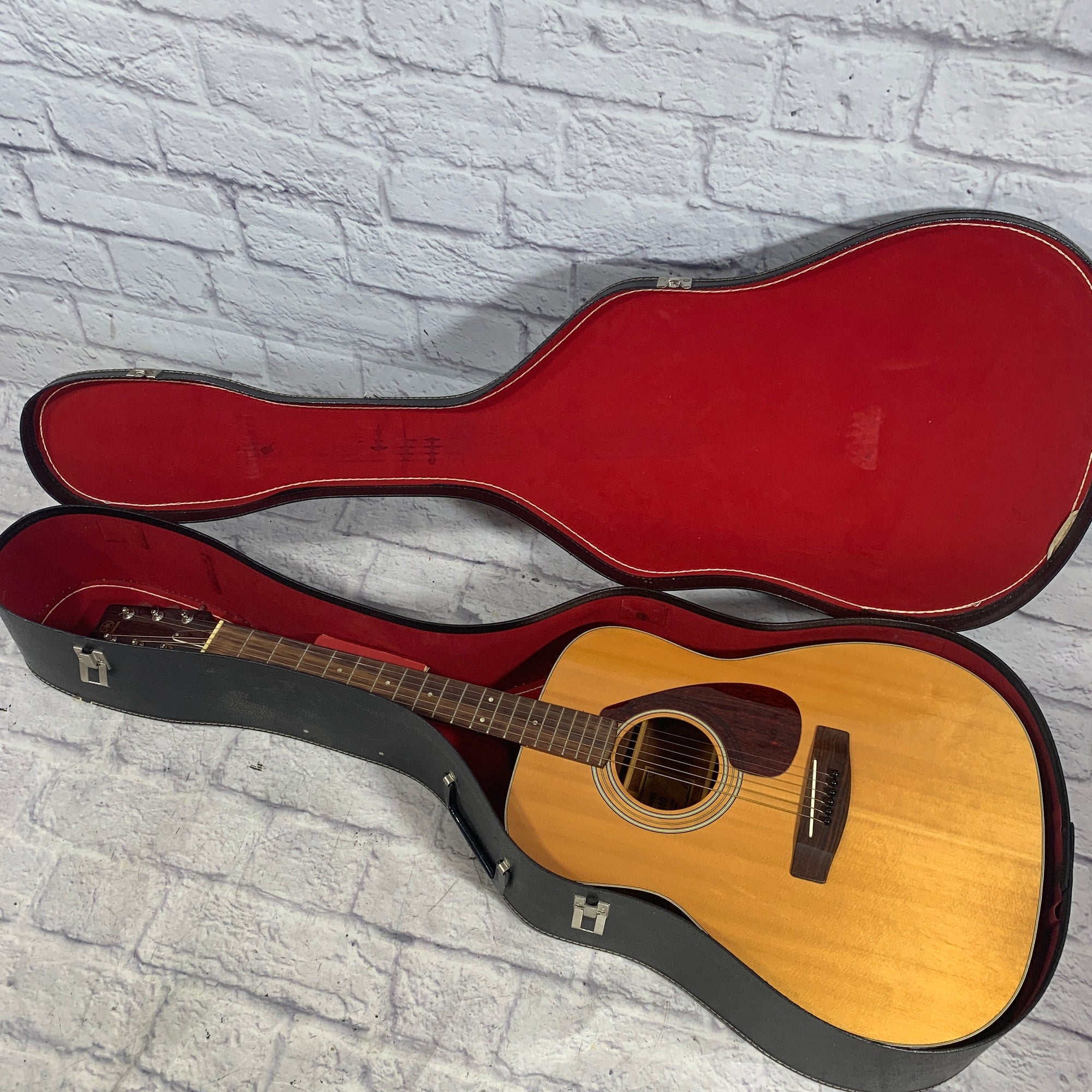 Vintage 1970s Yamaha FG-160 Acoustic Guitar w/ Hard Case